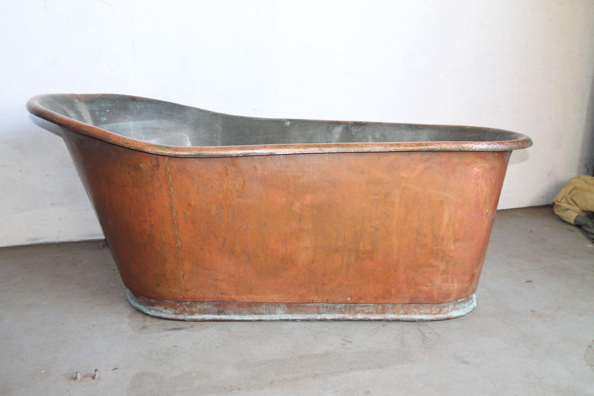 Vintage Copper Bathtub. 2