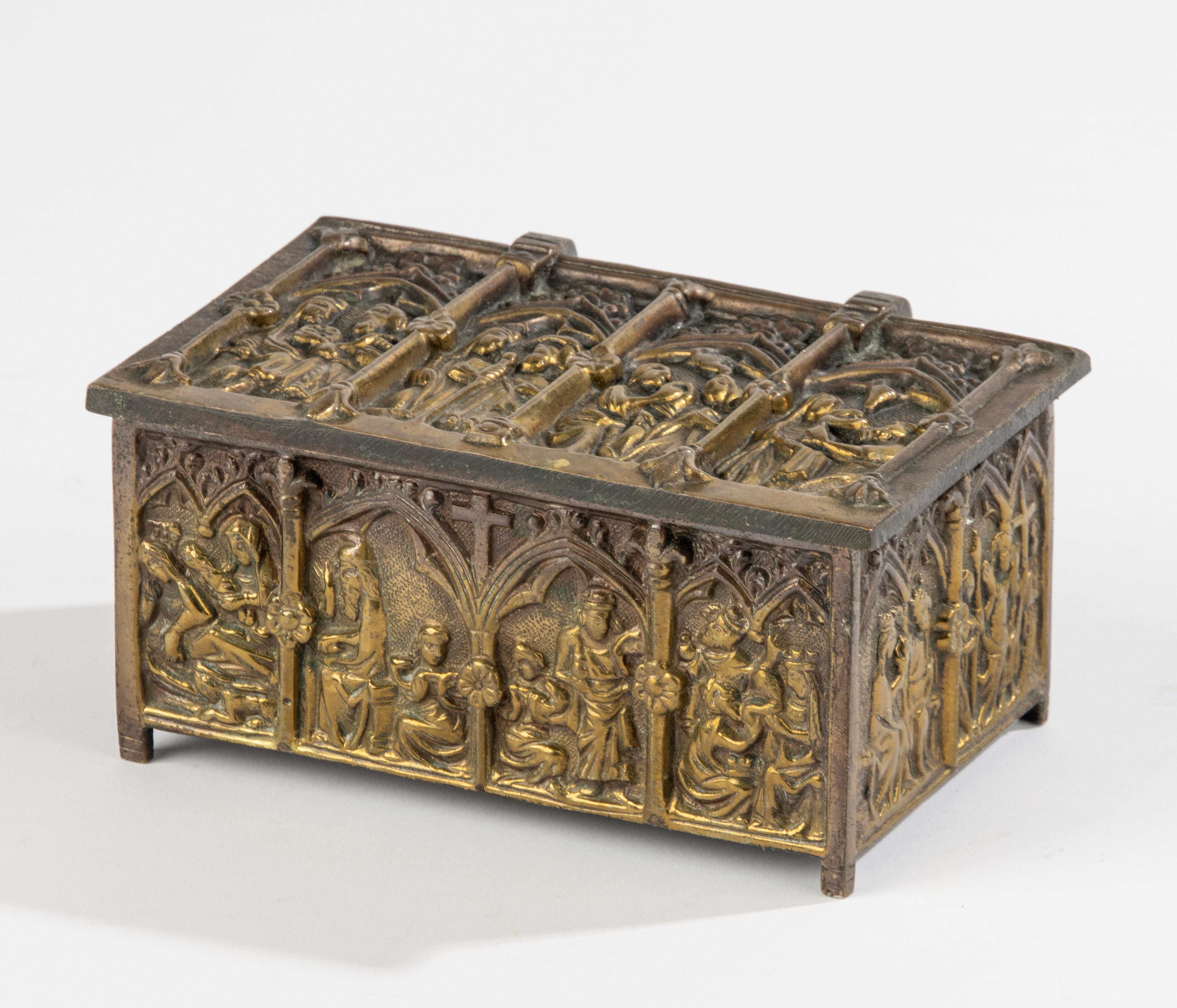 Early 20th Century Brass Box - Gothic Style  In Good Condition For Sale In Casteren, Noord-Brabant