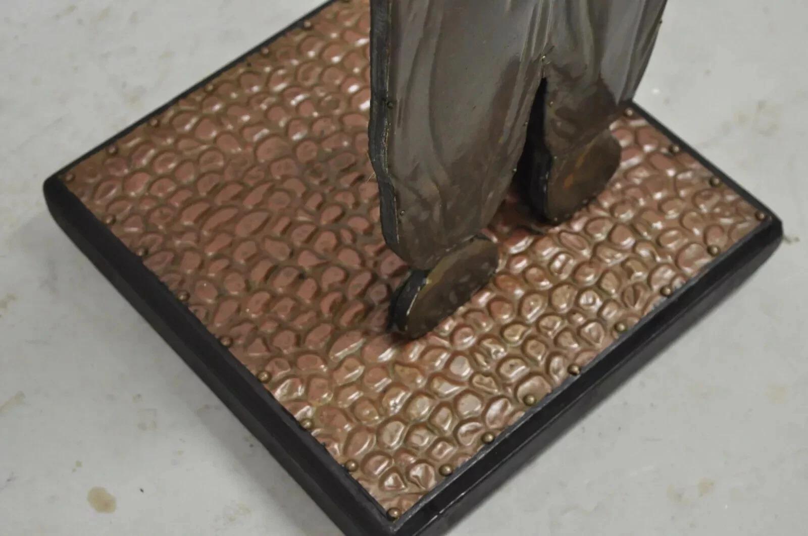 Figura di uomo olandese in rame d'epoca Portachiavi e Portacartellini in vendita 5