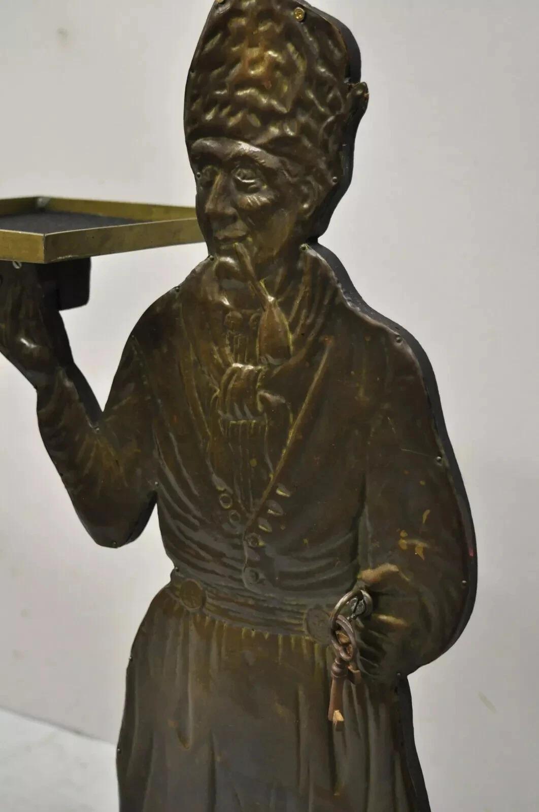 Rame Figura di uomo olandese in rame d'epoca Portachiavi e Portacartellini in vendita