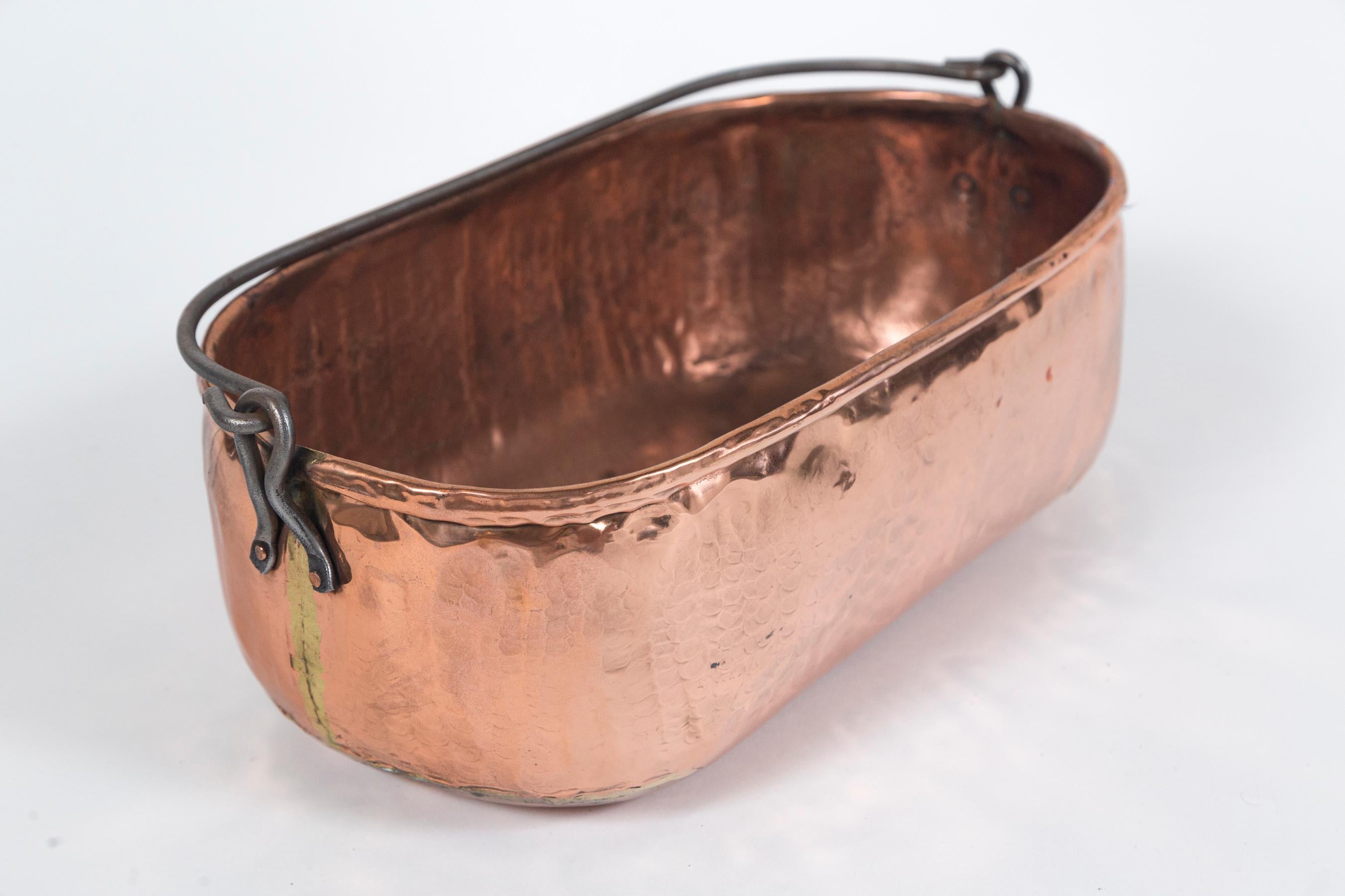 Antique Copper Oval Bucket, circa 1910 For Sale 2