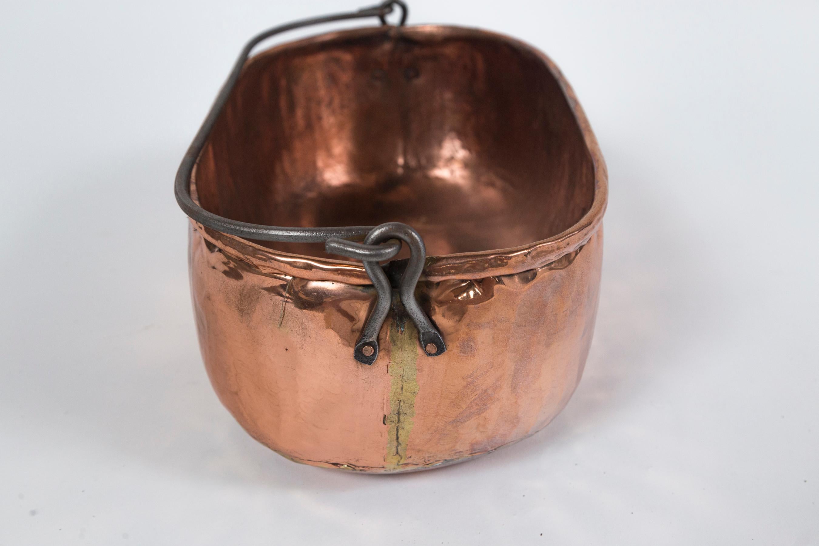 Antique Copper Oval Bucket, circa 1910 For Sale 3