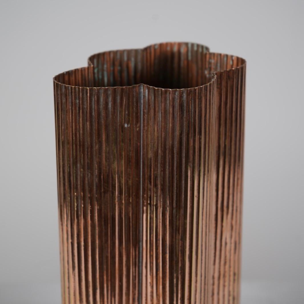 Vintage Copper Ribbed Vase In Good Condition In Dorchester, GB