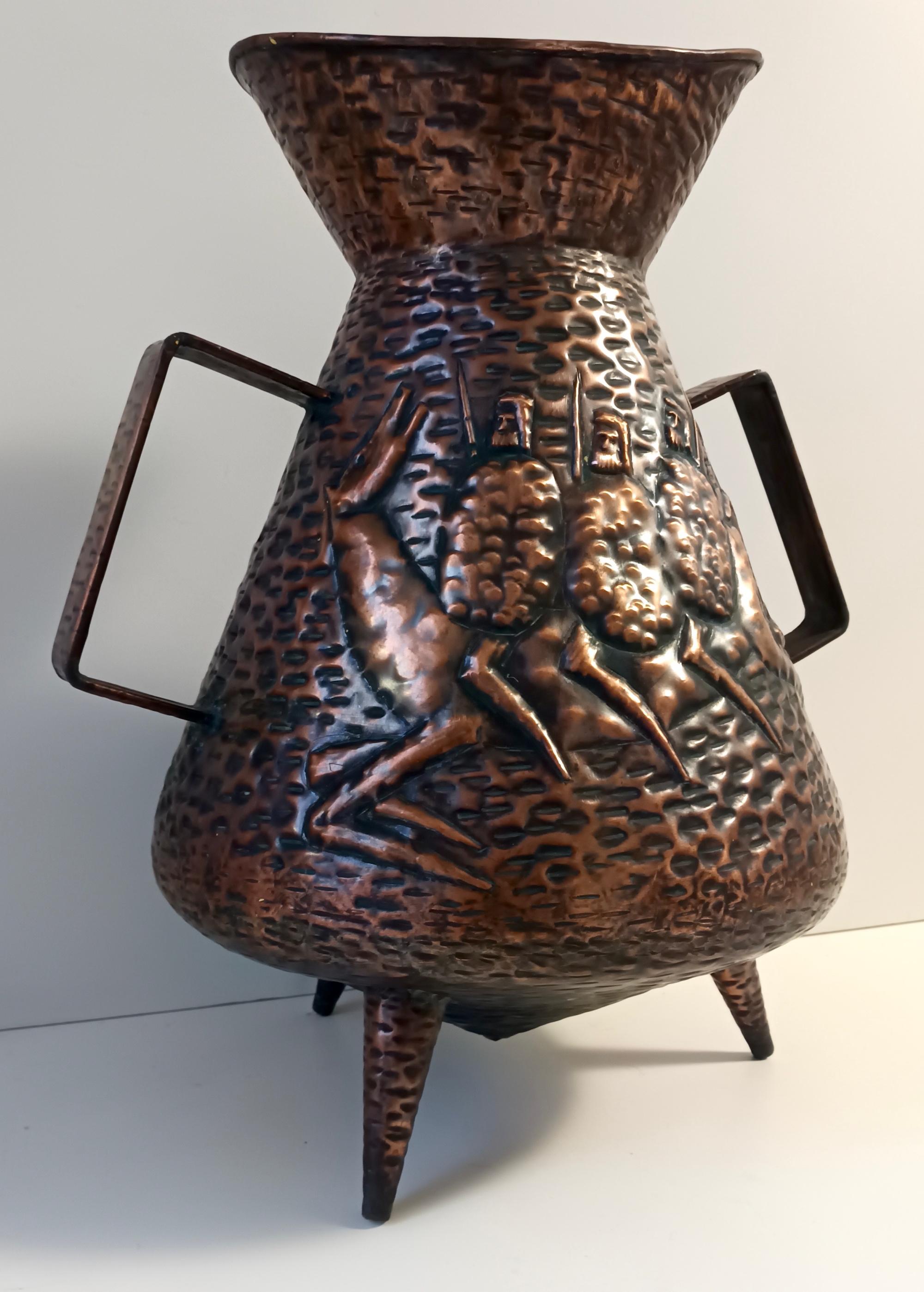 Vintage Copper Umbrella Stand / Vase Attr. to Angelo Bragalini, Italy In Excellent Condition For Sale In Bresso, Lombardy