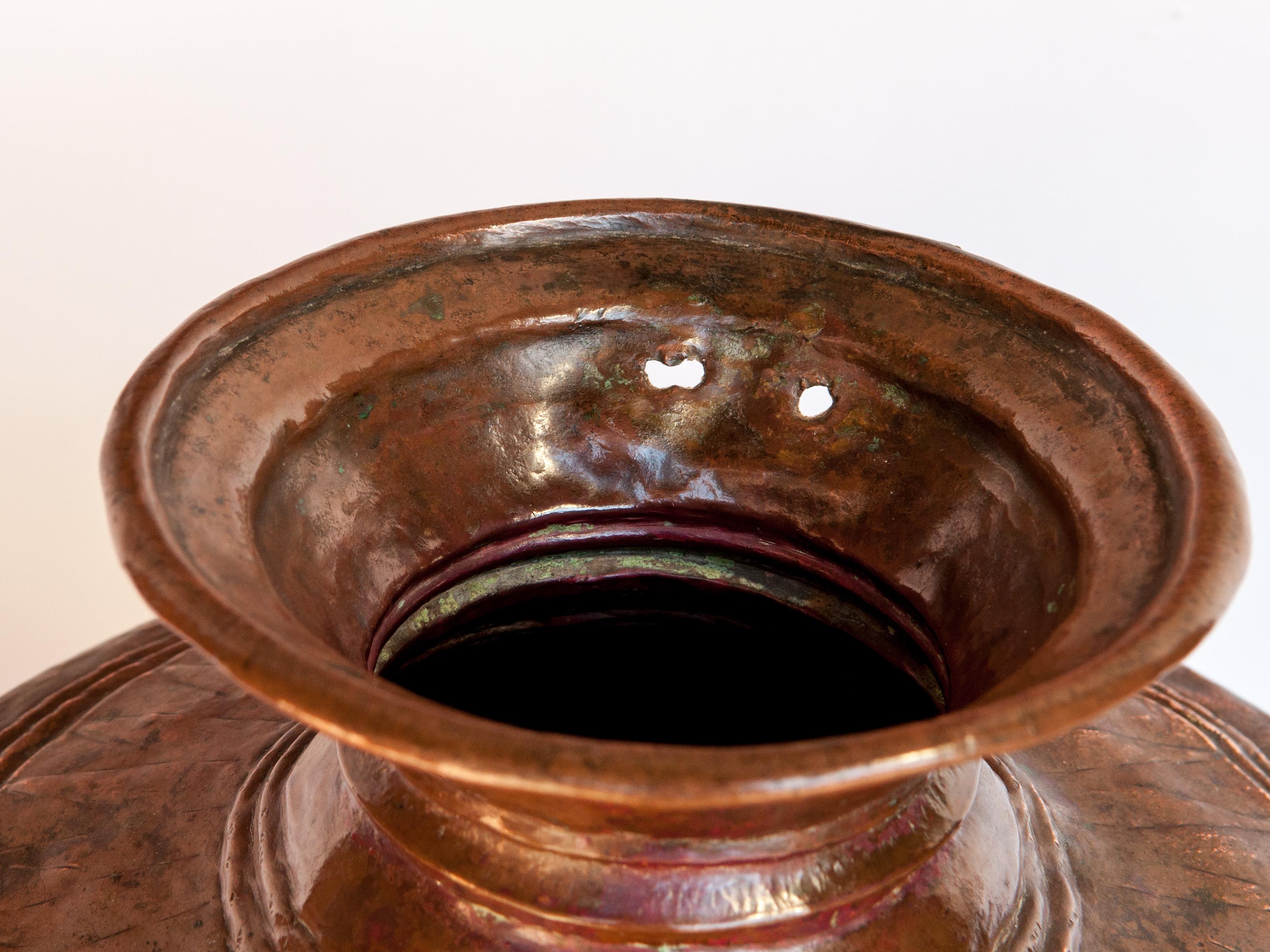 Vintage Copper Water Pot, Hand Hammered, from Nepal, Mid-20th Century In Good Condition In Point Richmond, CA