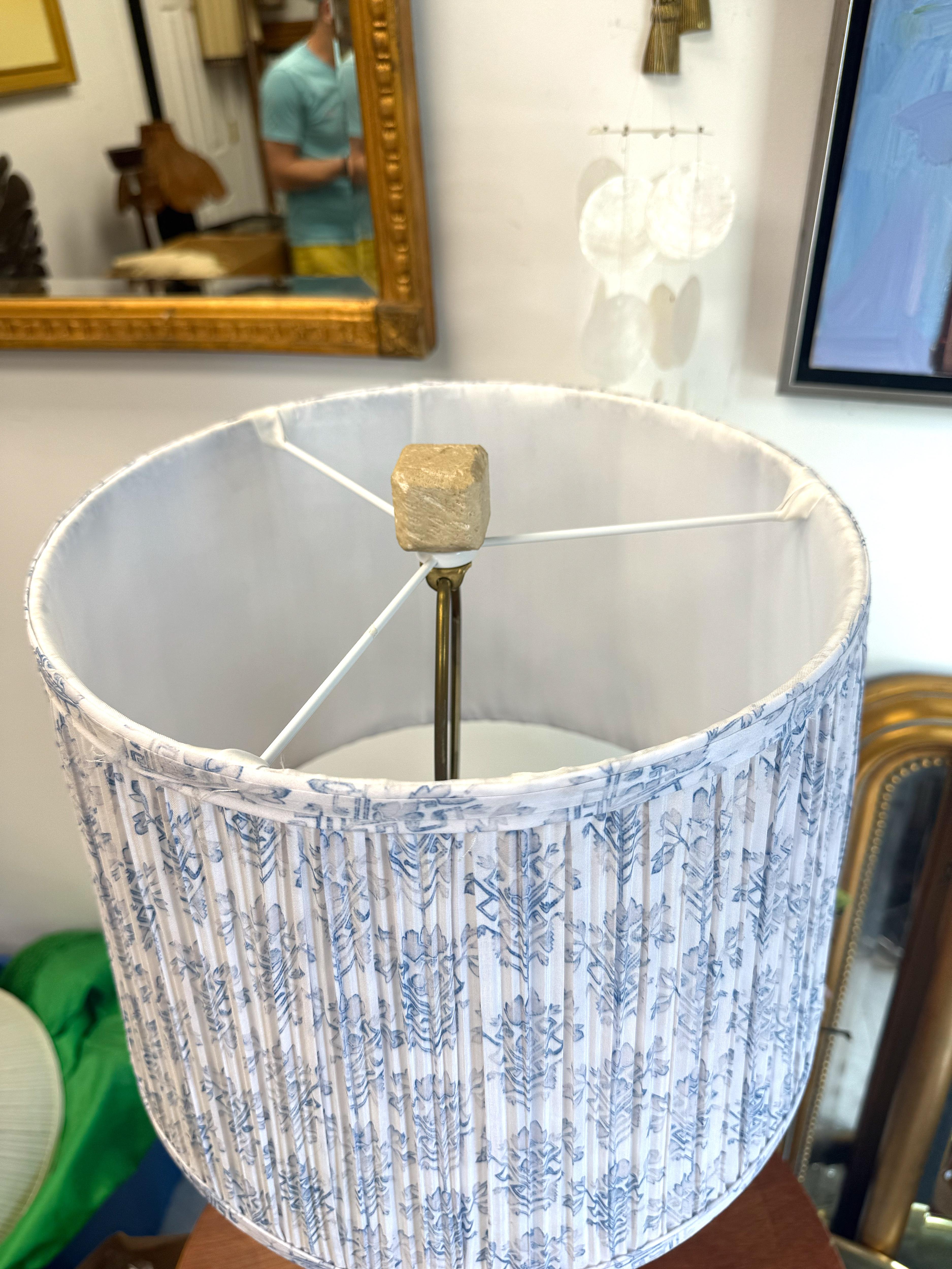 Vintage Coquina Stone / Key Stone Base Cylindrical Table Lamp For Sale 7