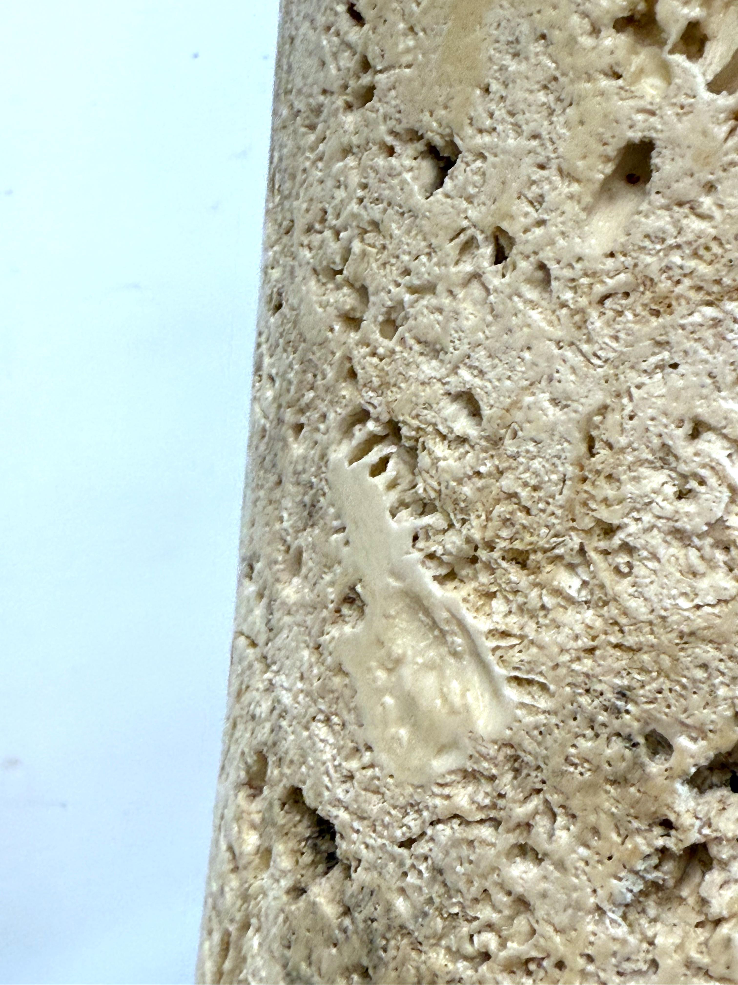 Vintage Coquina Stone / Key Stone Base Cylindrical Table Lamp In Good Condition For Sale In Charleston, SC