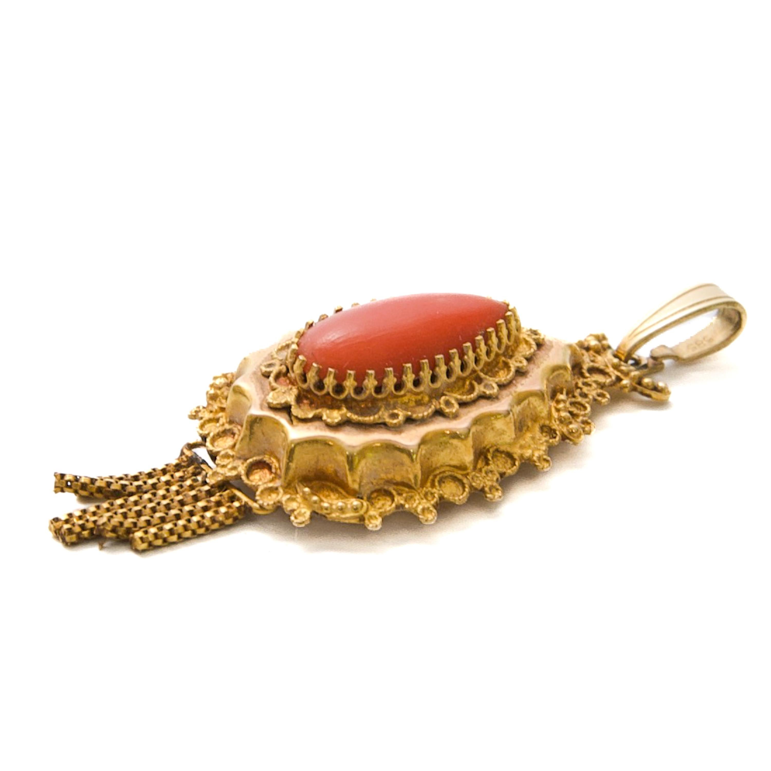 Cabochon Vintage Coral and 14 Karat Gold Tassel Pendant For Sale