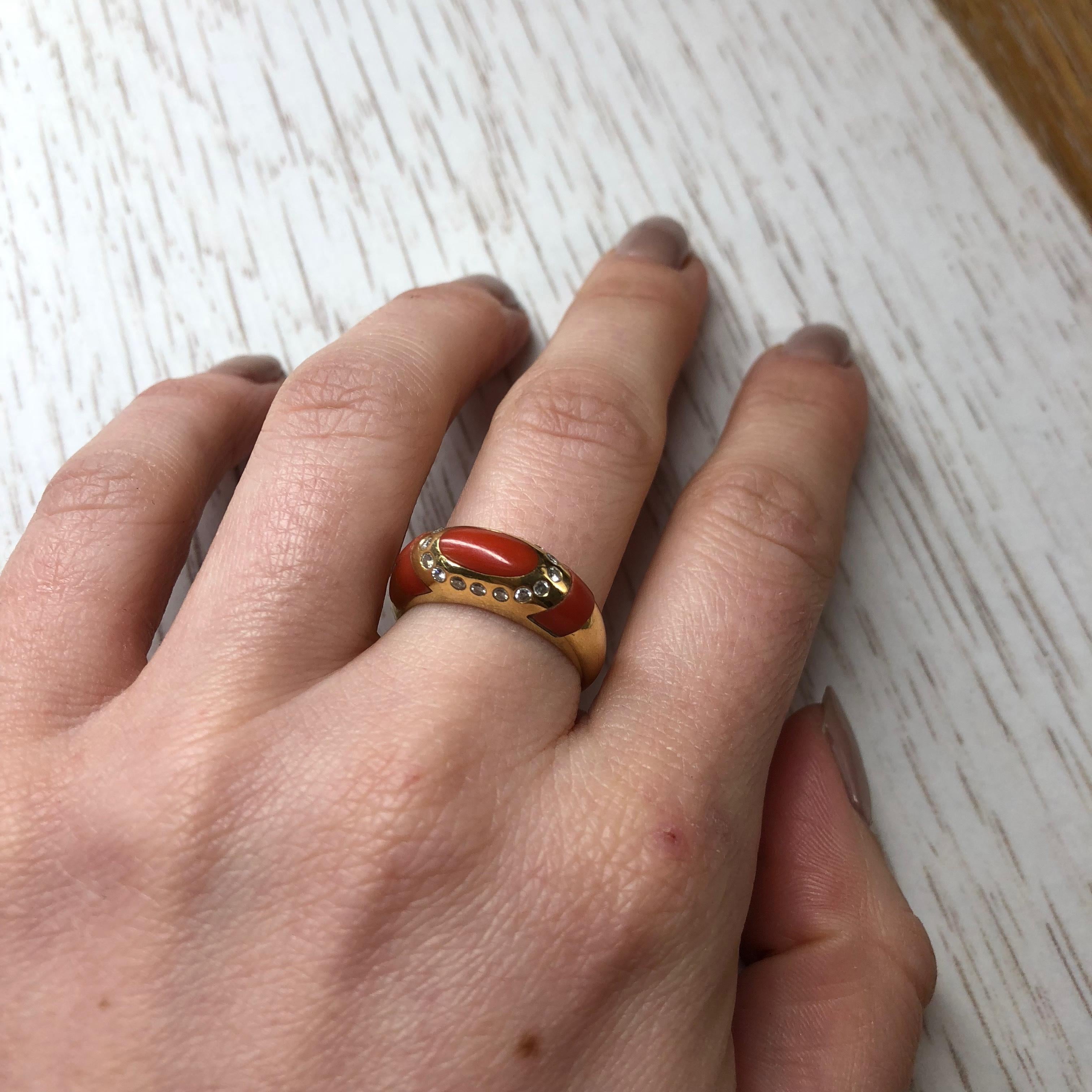 Vintage Coral and Diamond Gold Ring In Good Condition For Sale In Chipping Campden, GB