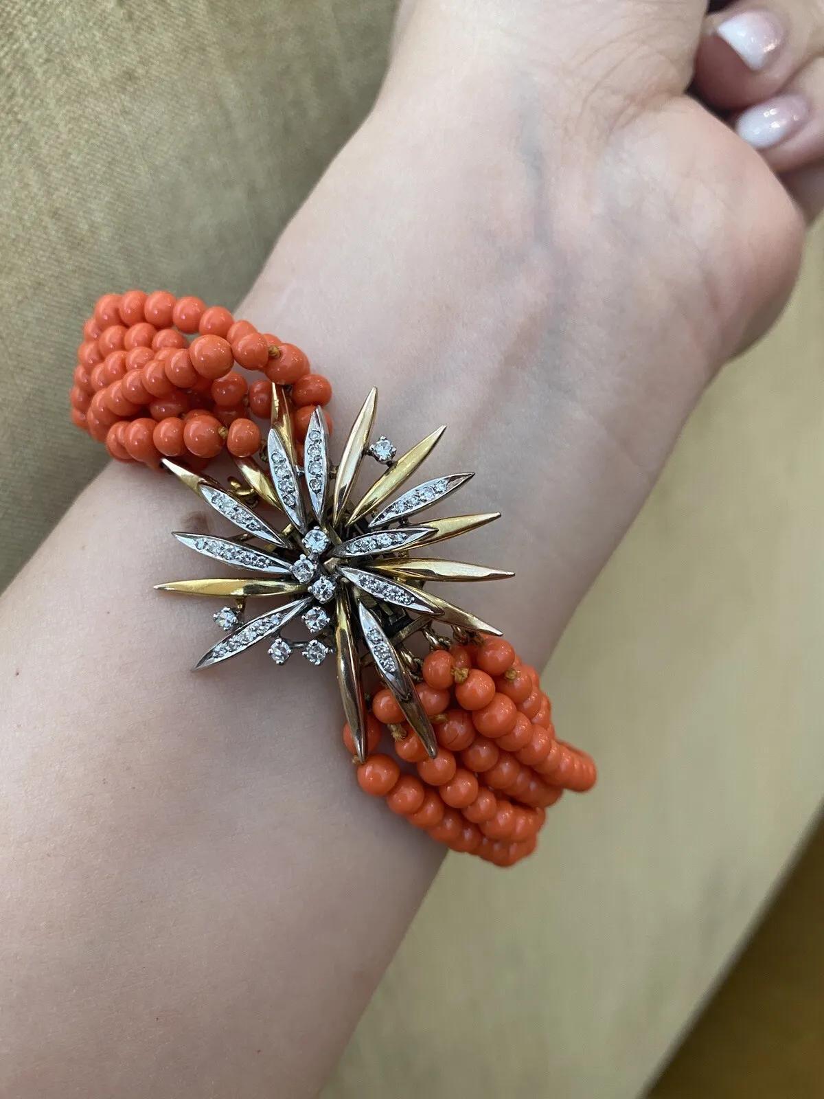 Perlina Bracciale a più fili con corallo e diamanti d'epoca in oro giallo 14k in vendita