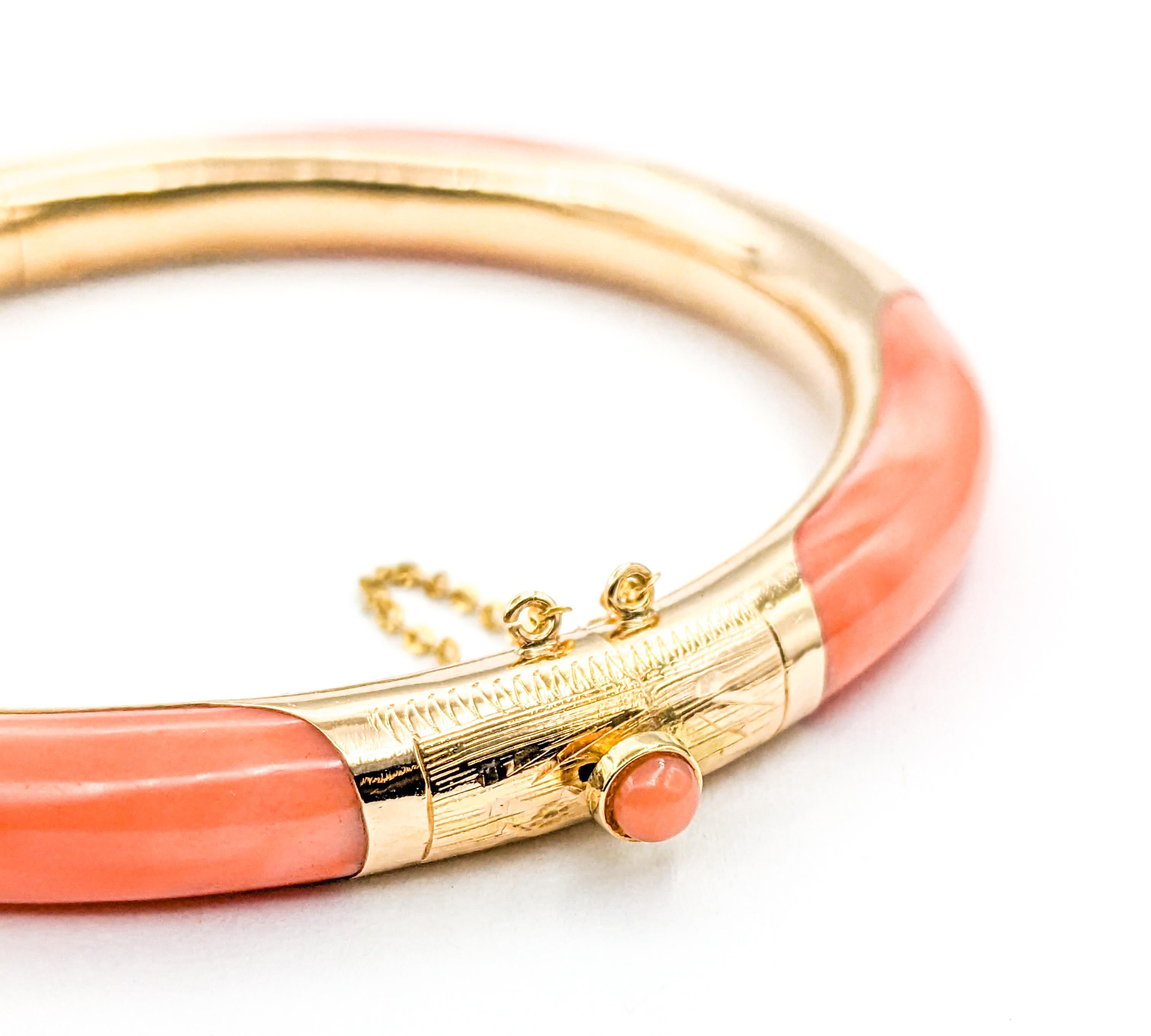 Vintage Coral Bangle Bracelet In Yellow Gold For Sale 2
