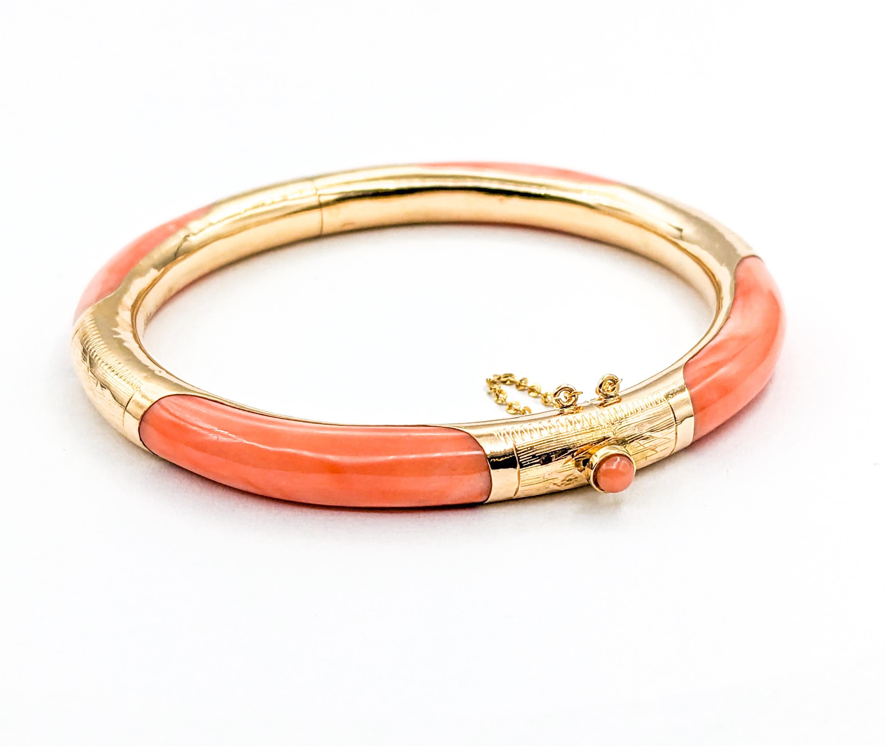 Vintage Coral Bangle Bracelet In Yellow Gold For Sale 3