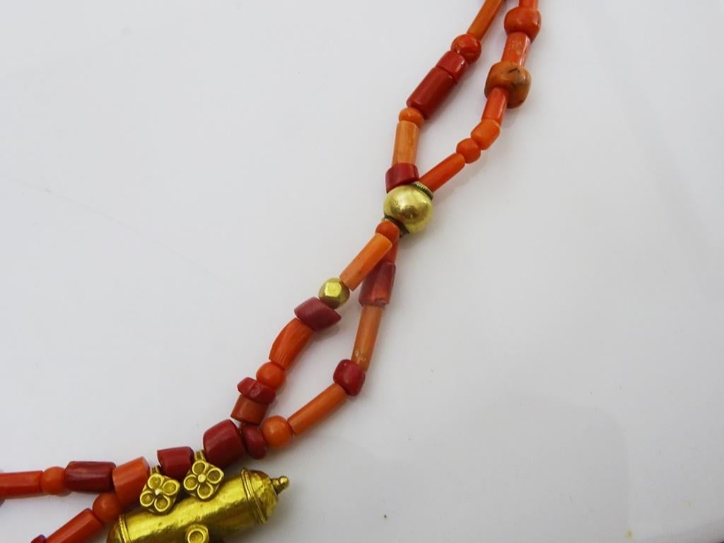 Vintage Coral Beads , 21 karat gold amulet , 18 karat gold beads Necklace For Sale 1