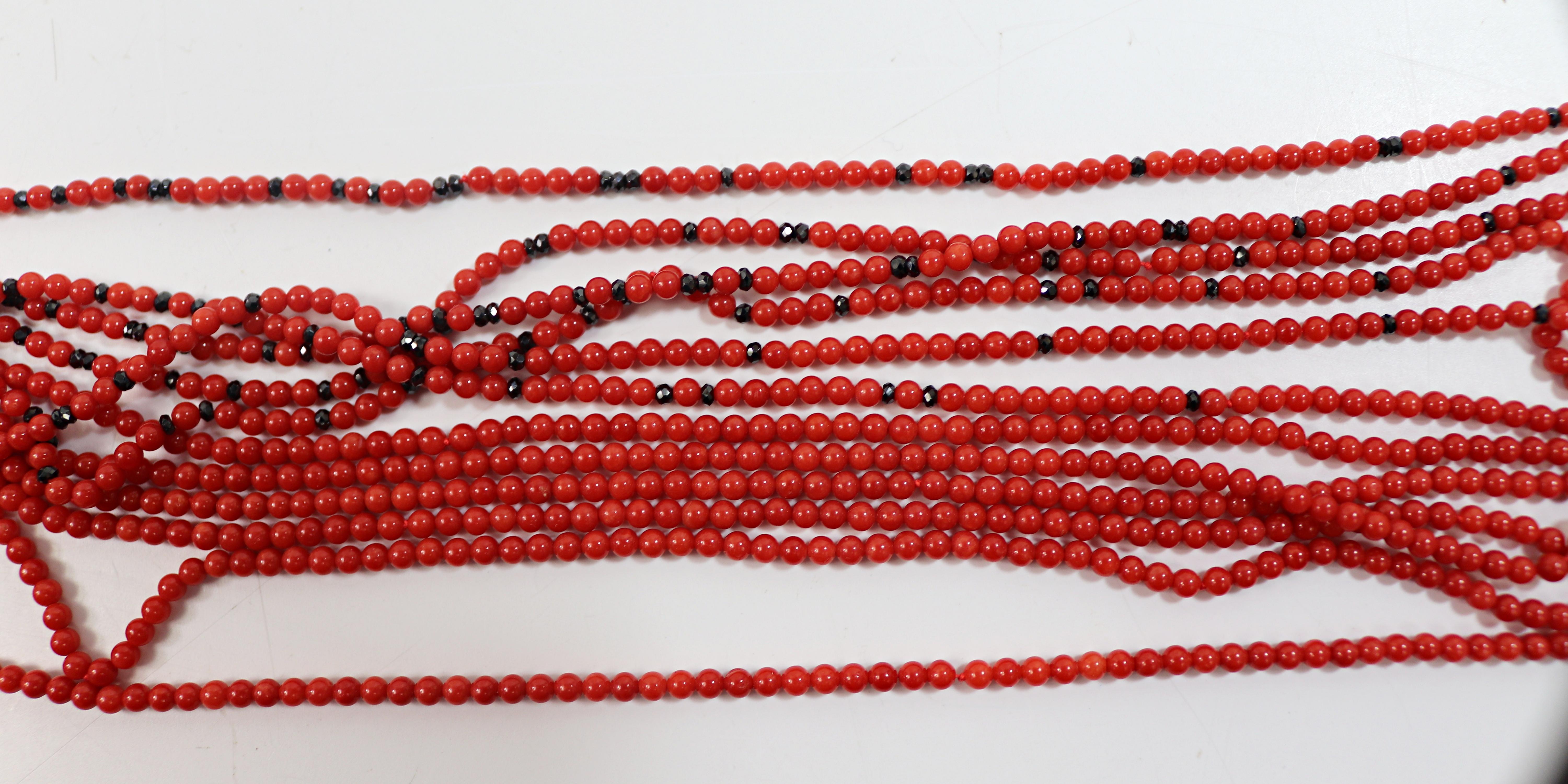 Women's or Men's Vintage Coral, Black Onyx Bead, 18k Yellow Gold Multi Strand Sautoir Necklace For Sale