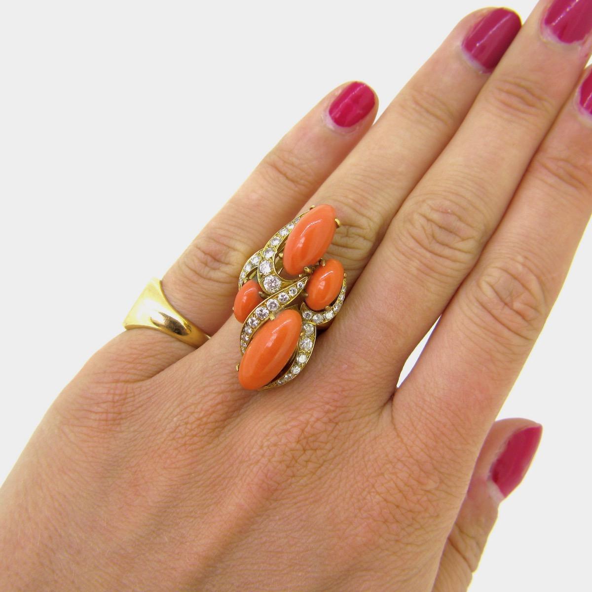 Vintage Coral Brilliant Cut Diamonds Cocktail Fashion Yellow Gold Ring For Sale 1