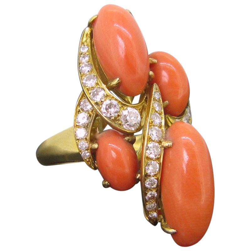 Vintage Coral Brilliant Cut Diamonds Cocktail Fashion Yellow Gold Ring For Sale