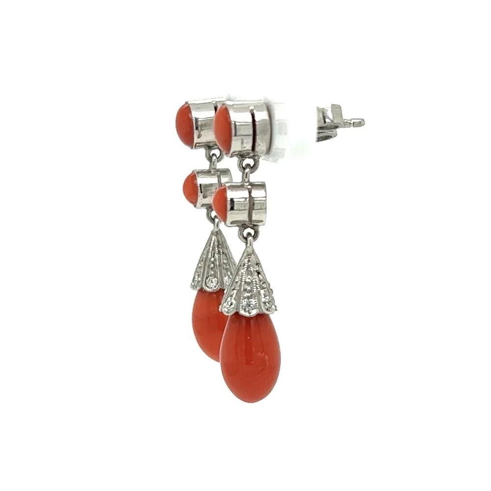 Vintage Coral Briolette Drop and Diamond Platinum Dangle Earrings In Excellent Condition For Sale In Montreal, QC