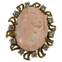 Vintage Koralle Kamee mit Diamanten in 18 Karat Gelbgold Ring