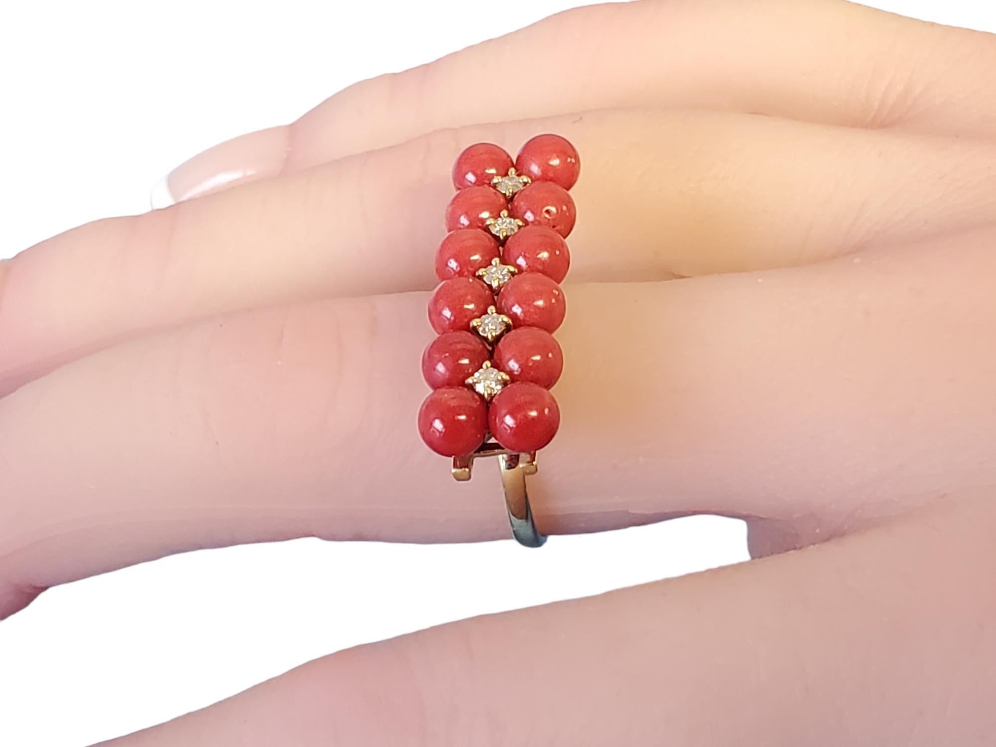 Round Cut Vintage Coral Diamond 18k Yellow Gold Ring Mid Century For Sale
