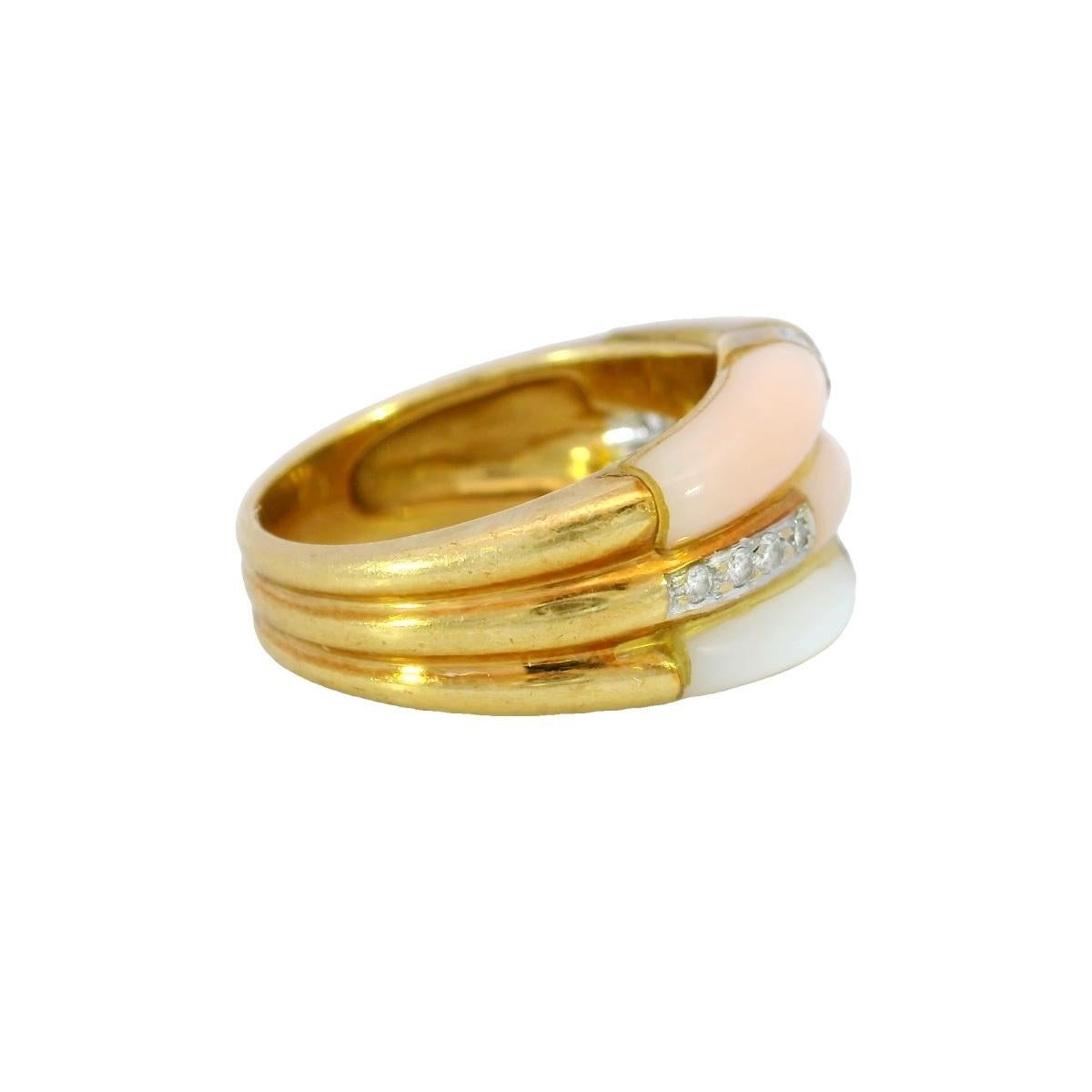 Vintage Koralle Diamant Stacker Ring 18 Karat Gelbgold Perlmutt Gr. 5,75 im Angebot 1