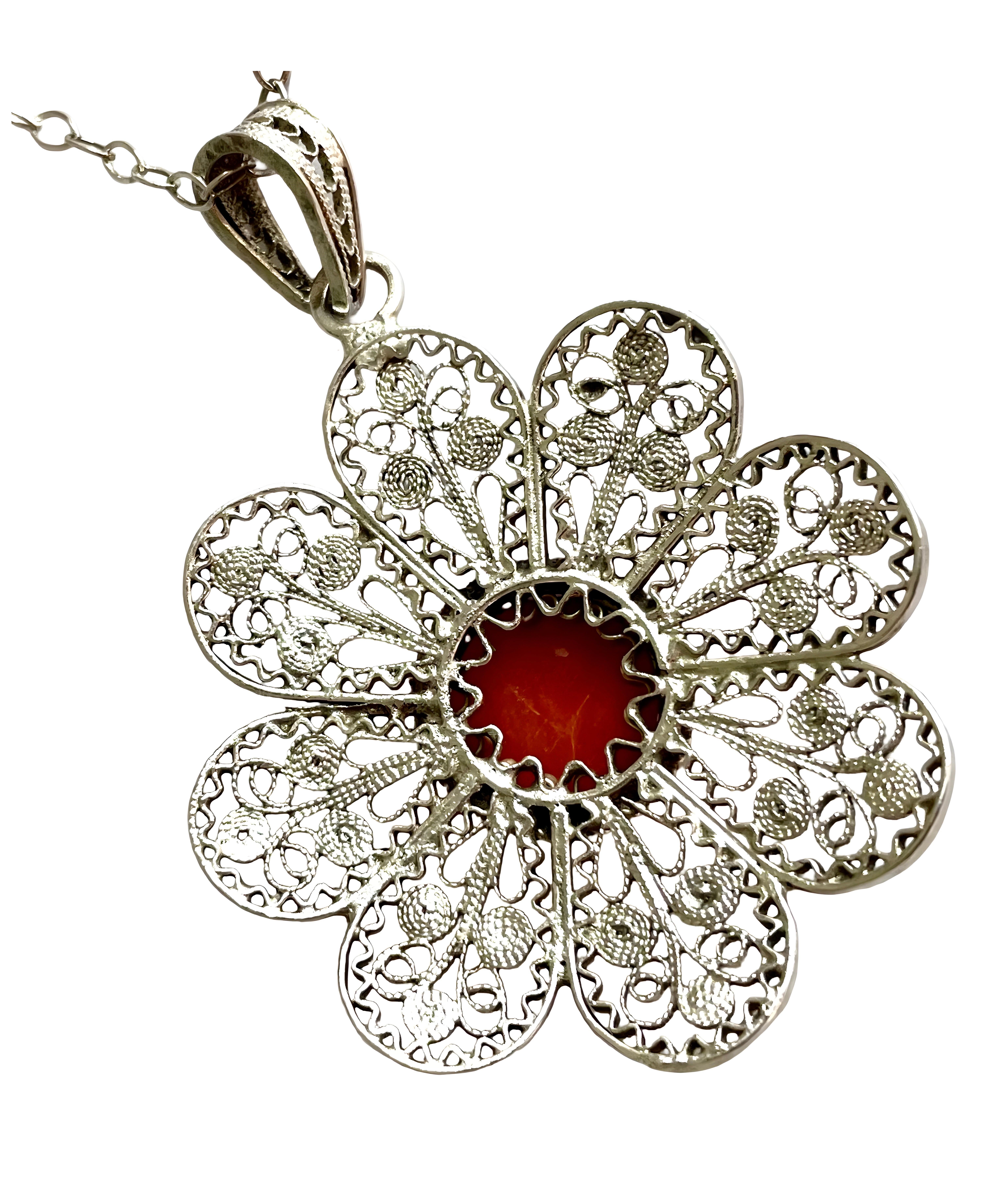 Ciondolo a forma di fiore in filigrana di corallo d'epoca in argento 925 e catena, italiano in vendita 3