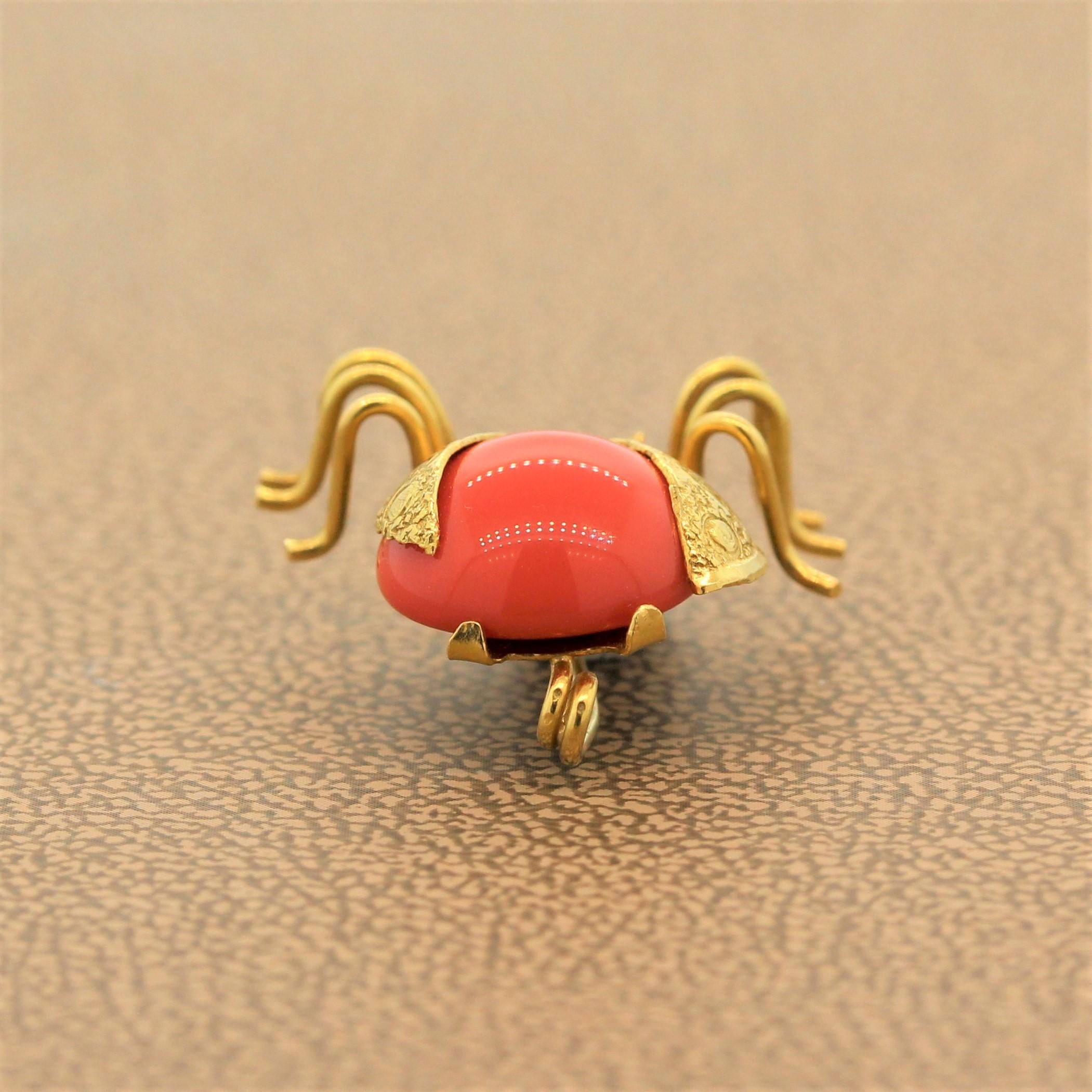 Vintage Coral Gold Ladybug Brooch Pendant In Excellent Condition For Sale In Beverly Hills, CA