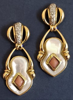 Vintage Coral. Mother of pearl, diamond earrings 18K 40MM