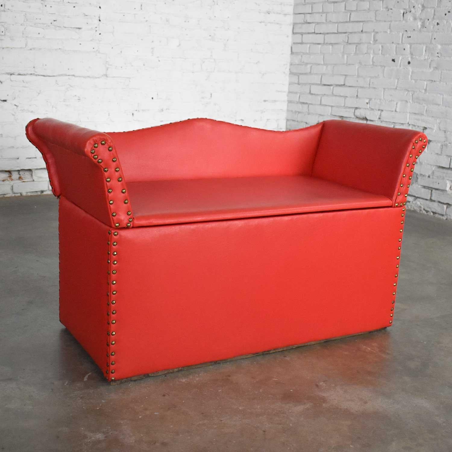 Unknown Vintage Coral Vinyl Faux Leather Cedar Lined Storage Bench Settee Nailhead Trim For Sale