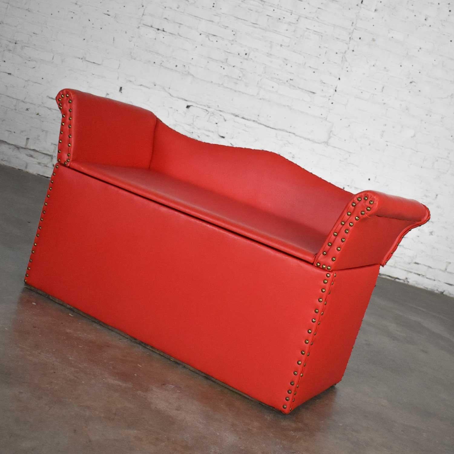 Vintage Coral Vinyl Faux Leather Cedar Lined Storage Bench Settee Nailhead Trim In Good Condition For Sale In Topeka, KS