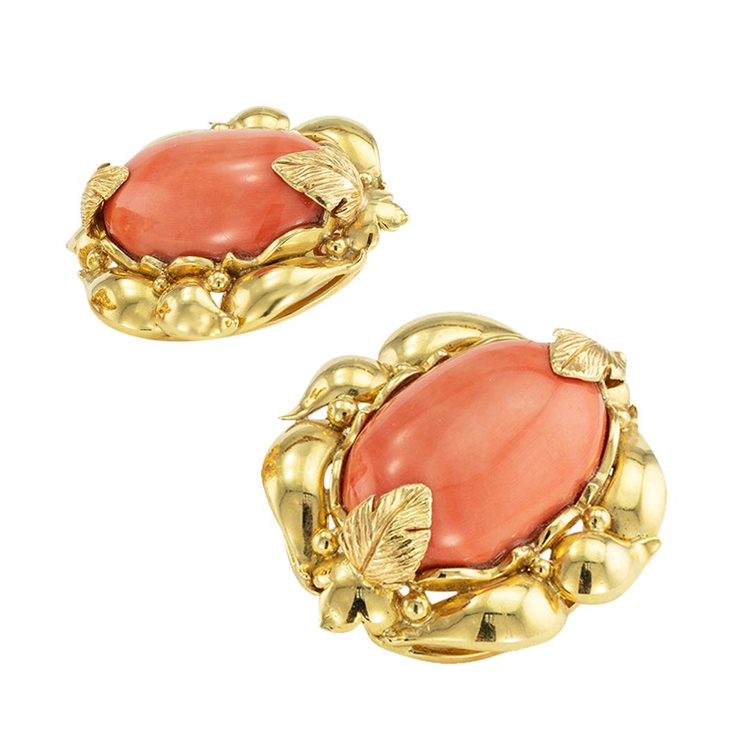 Modern Vintage Coral Yellow Gold Clip On Earrings For Sale