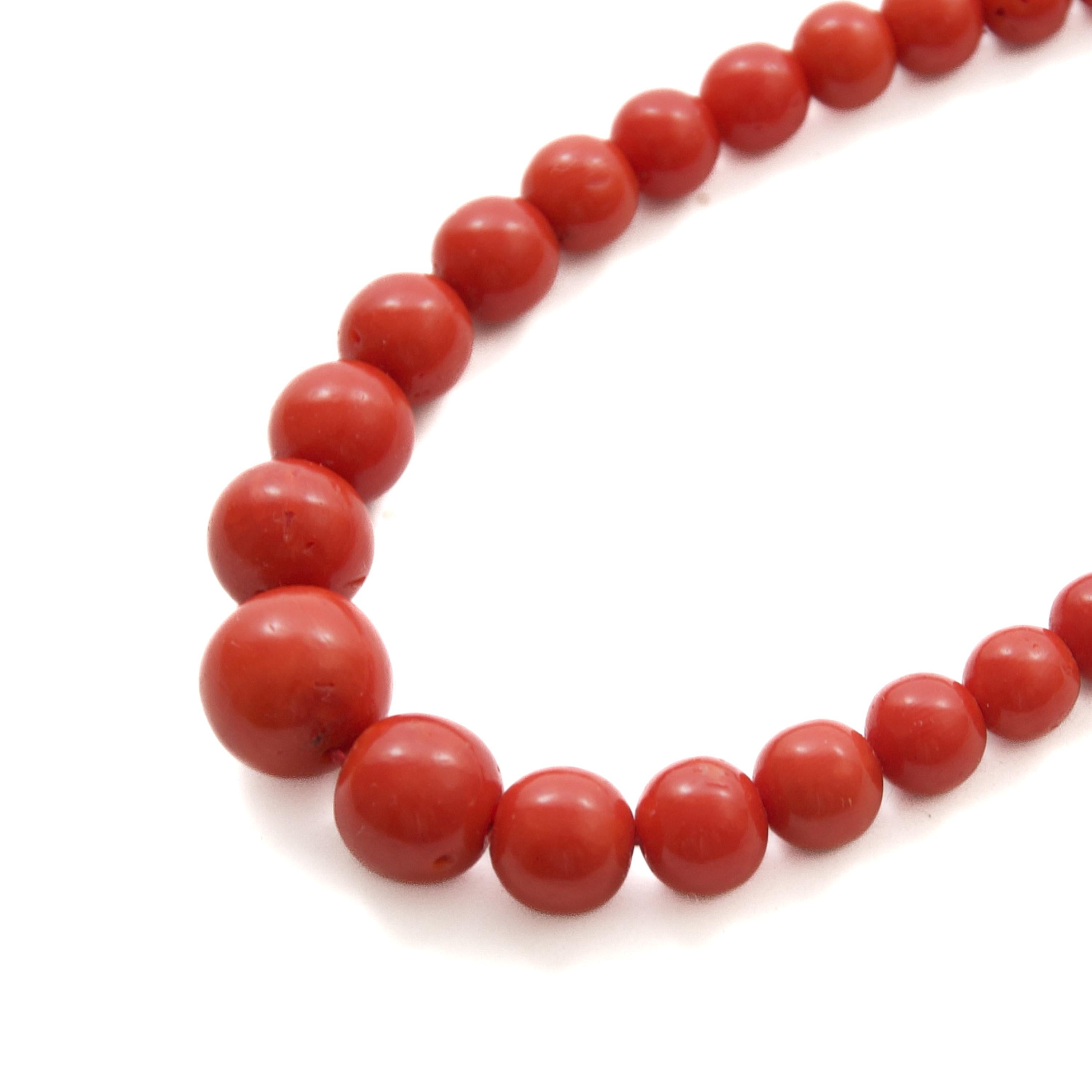 Collana d'epoca in corallo rosso Corallium Rubrum con chiusura in oro 14kt in vendita 4