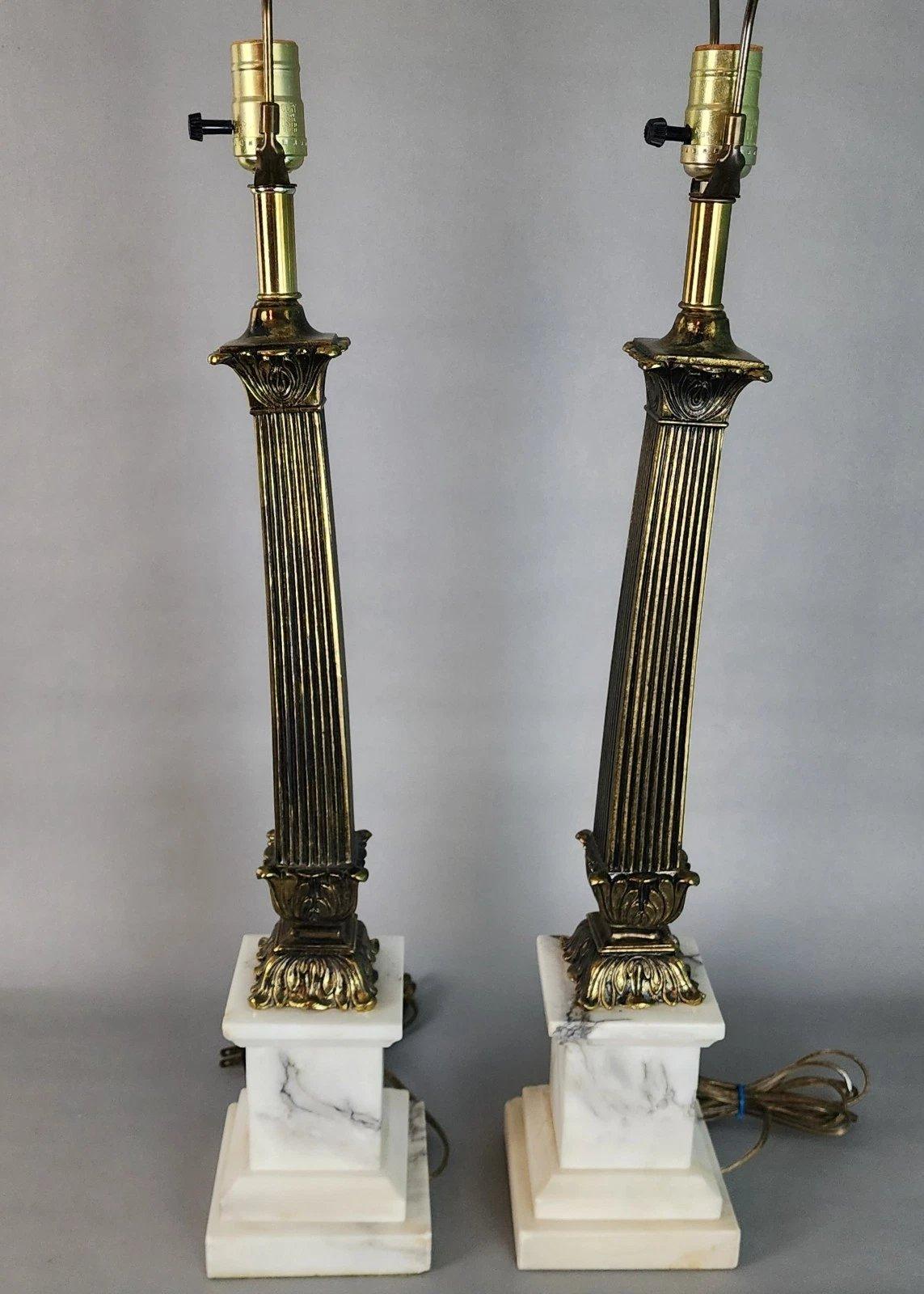 Vintage Korinthische Neoklassische Tischlampen Paar im Zustand „Gut“ im Angebot in Lake Worth, FL