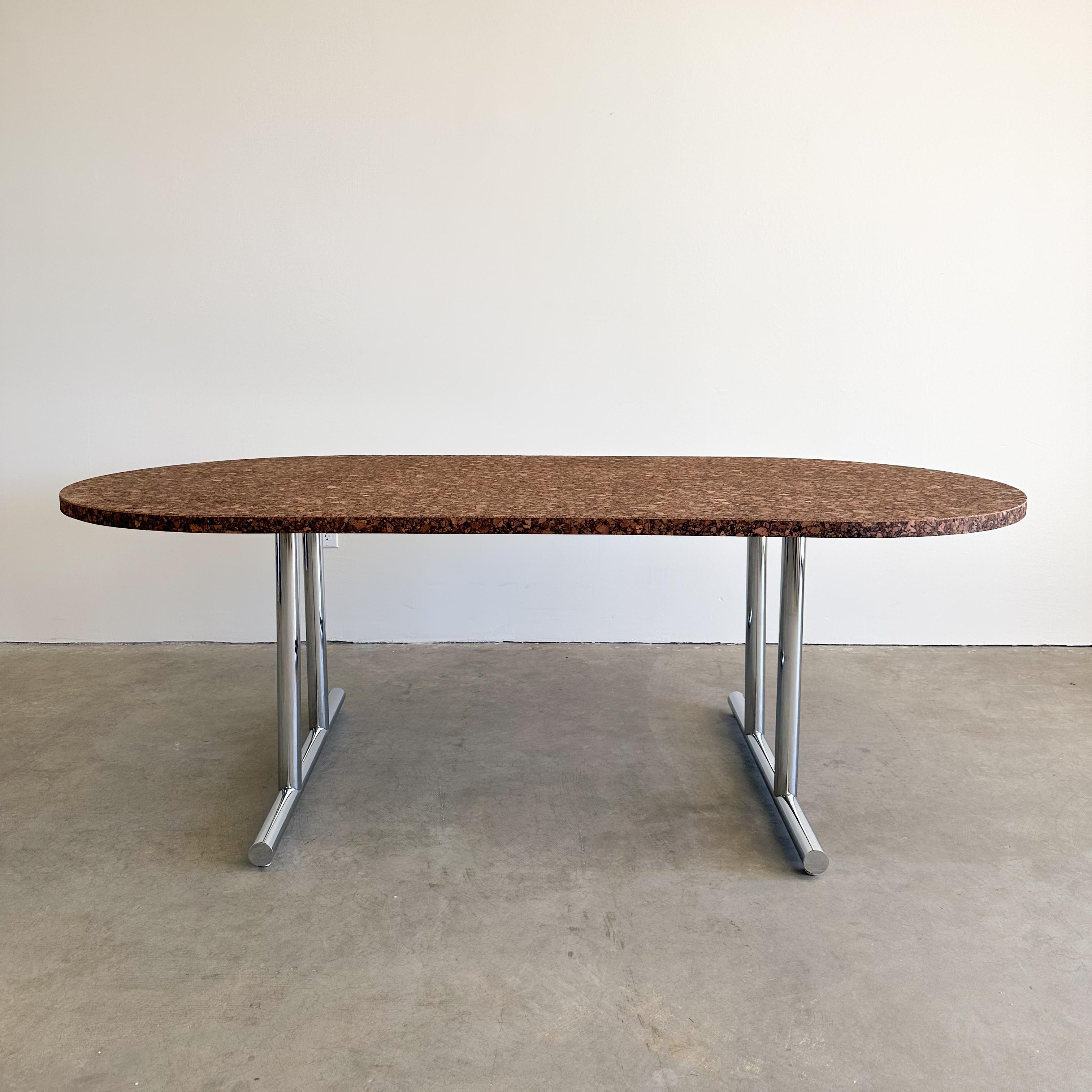 Inconnu Table de conférence table de salle à manger ovale vintage minimaliste MCM  en vente