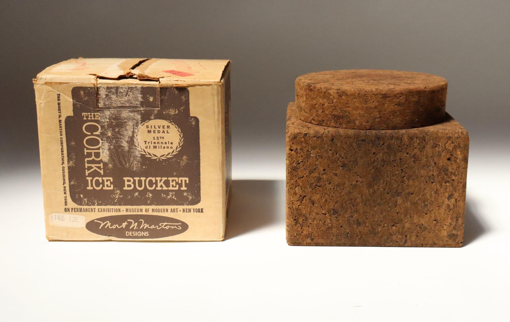 Milieu du XXe siècle Seau à glace vintage en liège avec insert en verre au lait par Mort Marton - Inutilisé avec boîte en vente