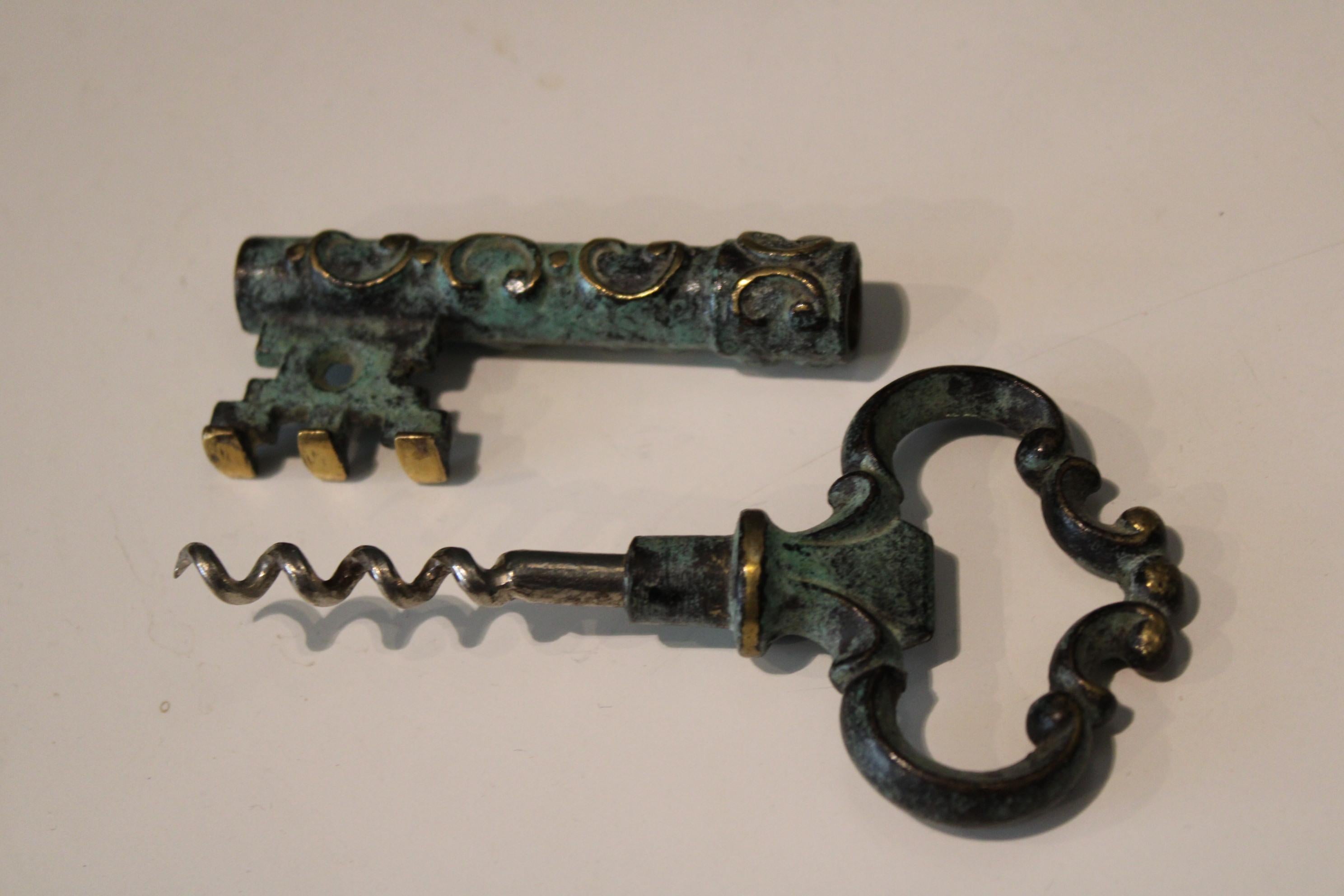 Korkenzieher und Flaschenöffner im Vintage-Stil, Schlüsselform im Angebot 4