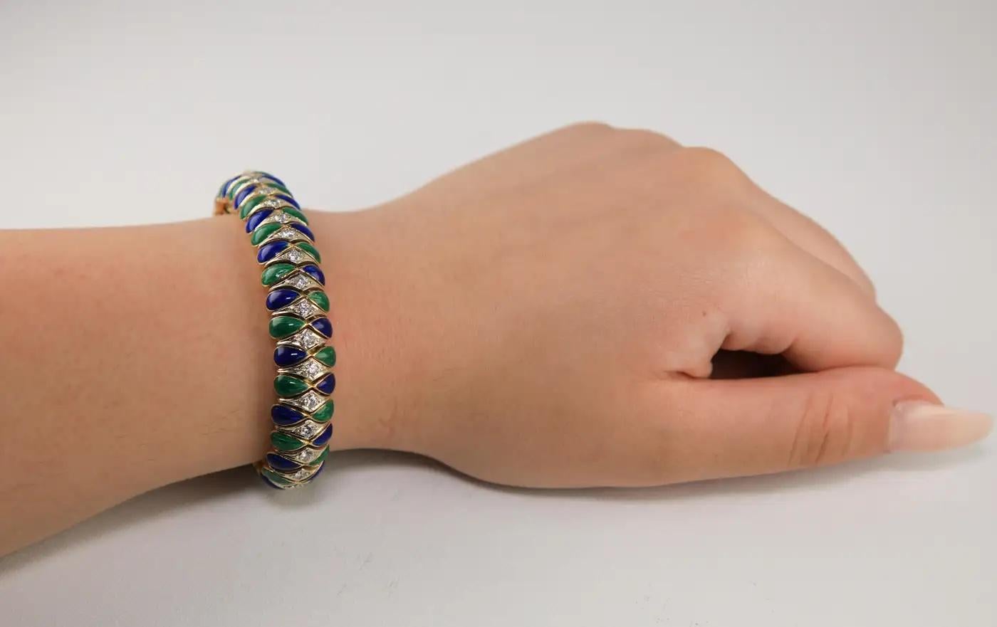 Donna Bracciale d'epoca Corletto con smalto e diamanti in oro massiccio 18 carati in vendita