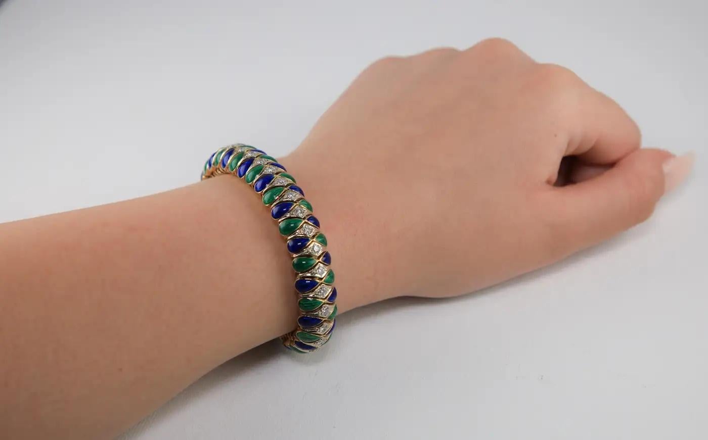 Bracciale d'epoca Corletto con smalto e diamanti in oro massiccio 18 carati in vendita 1