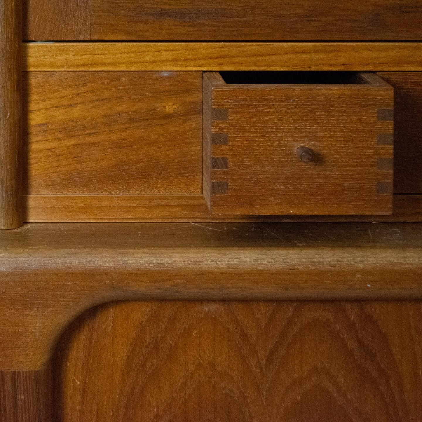 Vintage-Eckschrank von Dyrlund (Moderne der Mitte des Jahrhunderts)