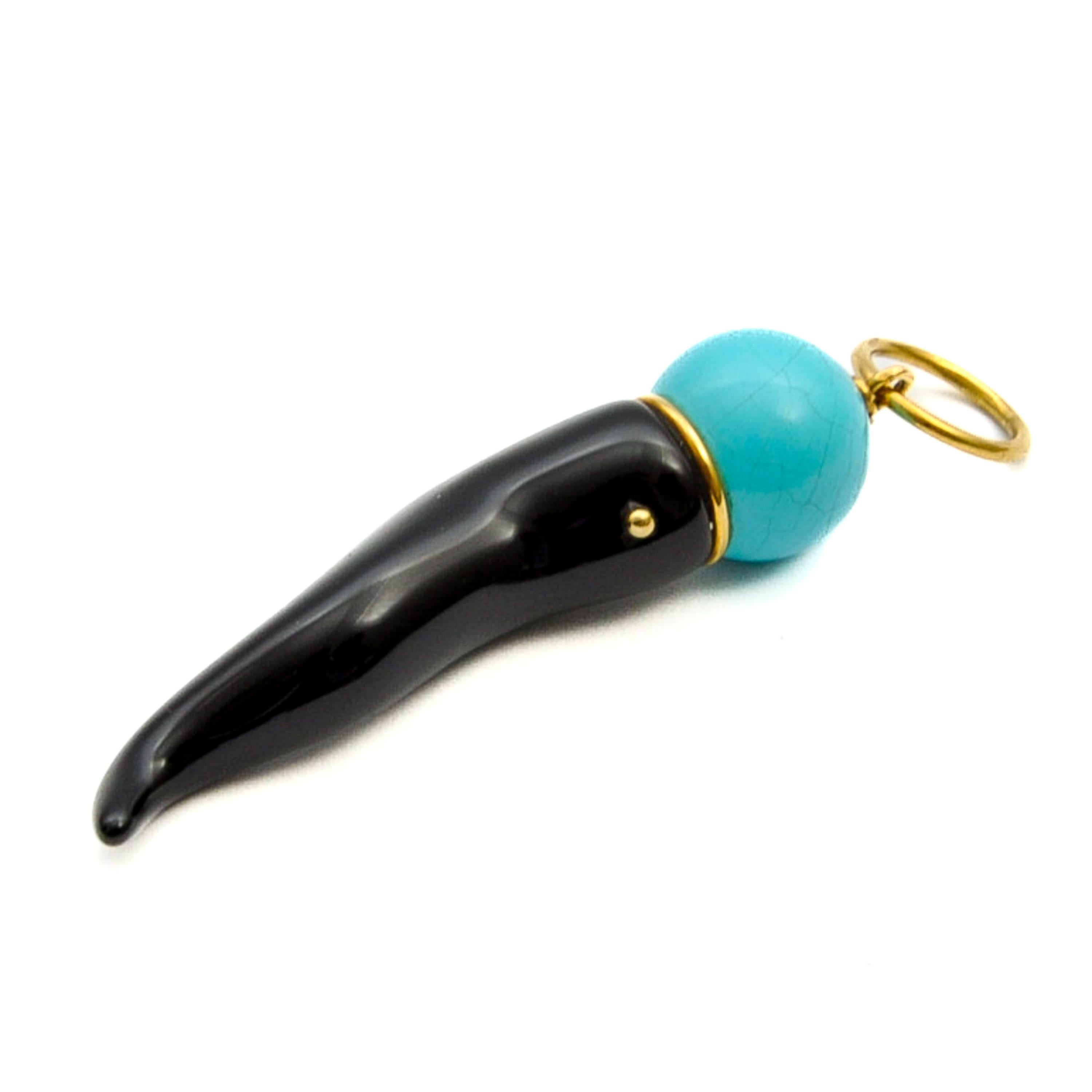 Mixed Cut Vintage Onyx and Turquoise Italian Horn Pendant For Sale
