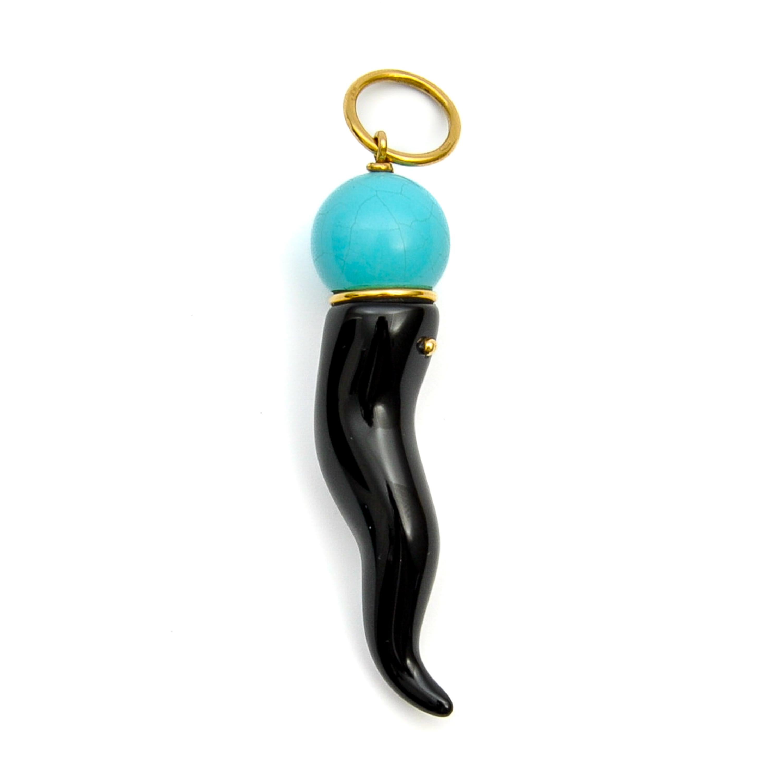 Women's or Men's Vintage Onyx and Turquoise Italian Horn Pendant For Sale