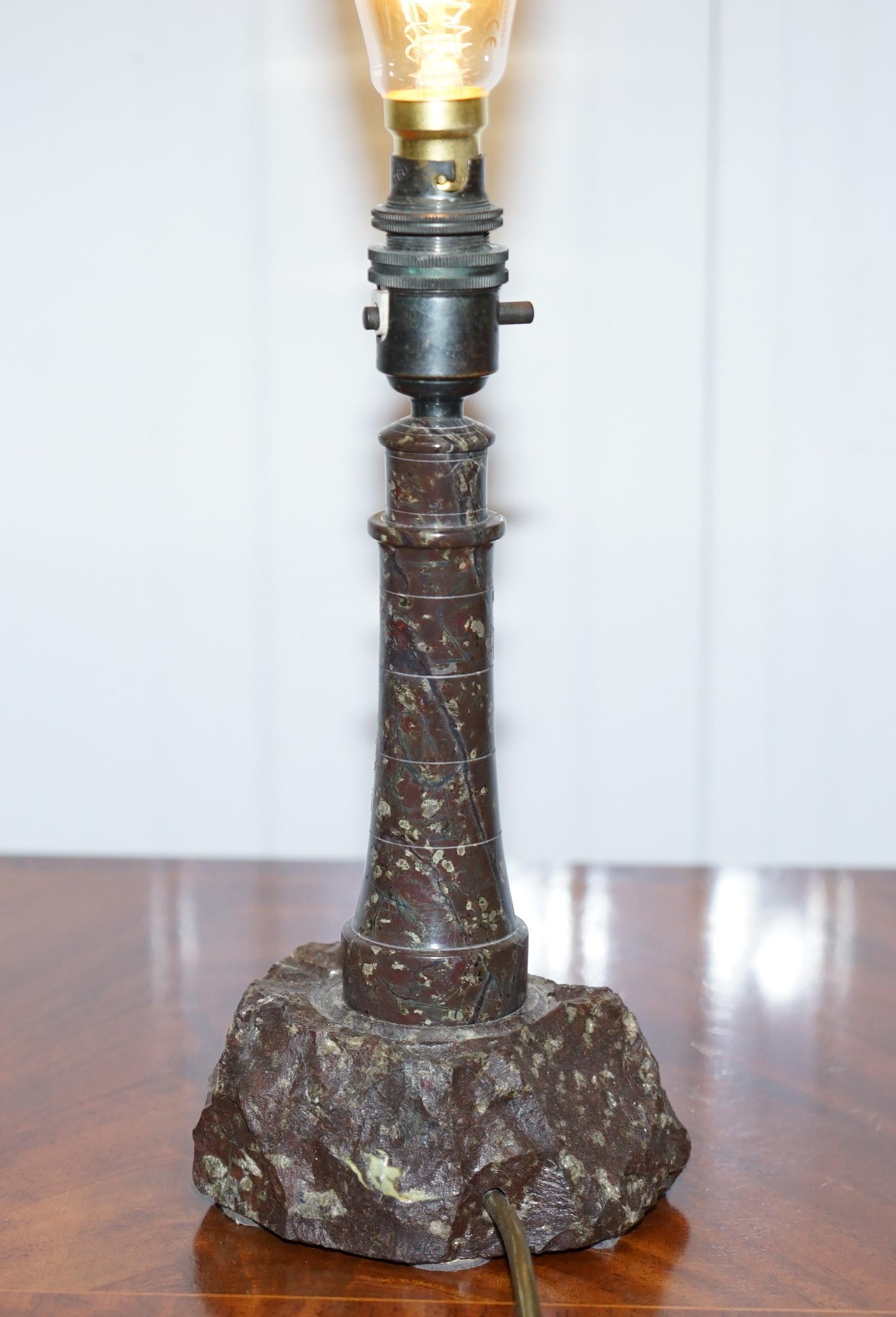 Leuchtturm-Tischlampe aus Serpentinen-Marmor mit Bakelit-Fassung, Cornish im Angebot 6
