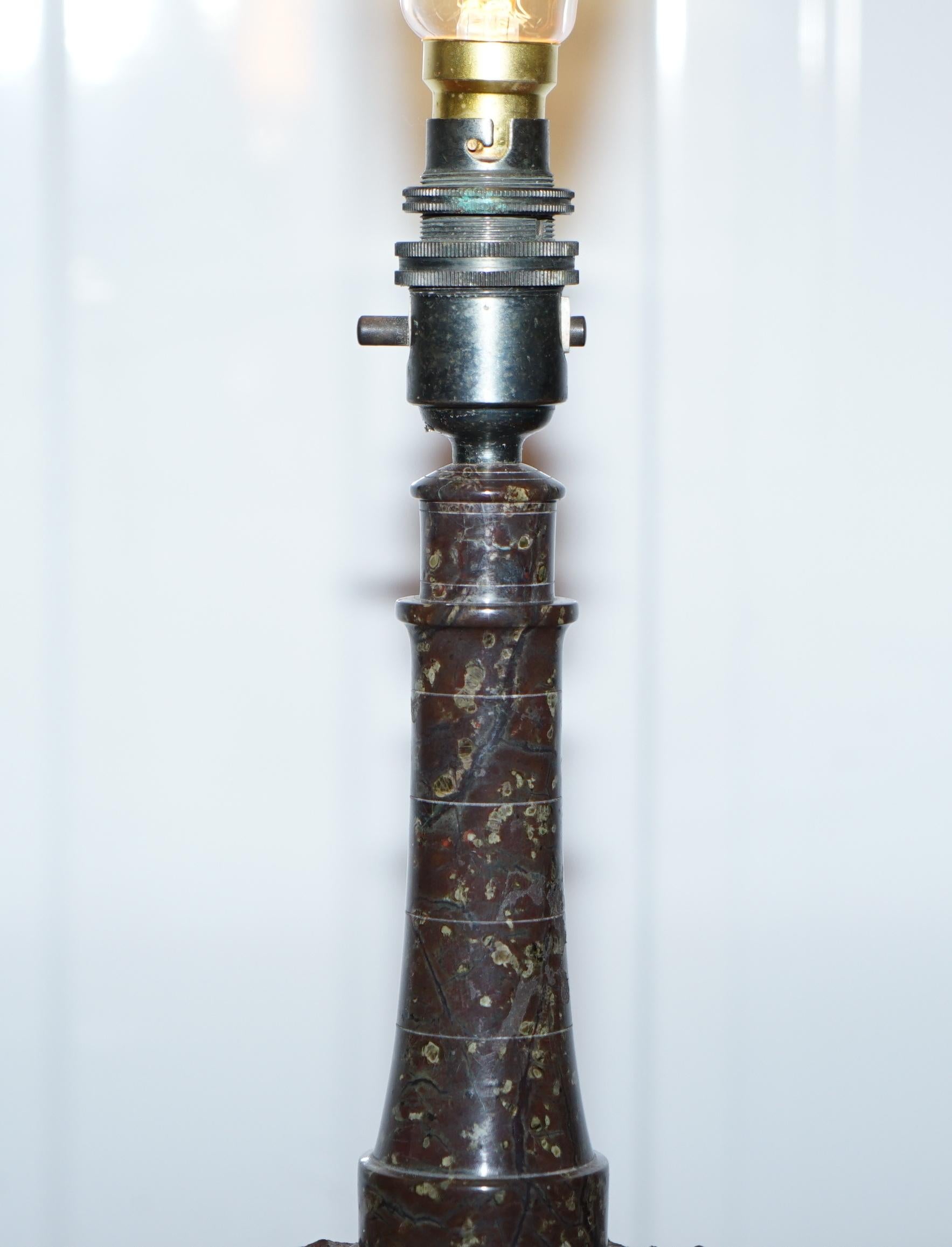 Leuchtturm-Tischlampe aus Serpentinen-Marmor mit Bakelit-Fassung, Cornish im Angebot 2