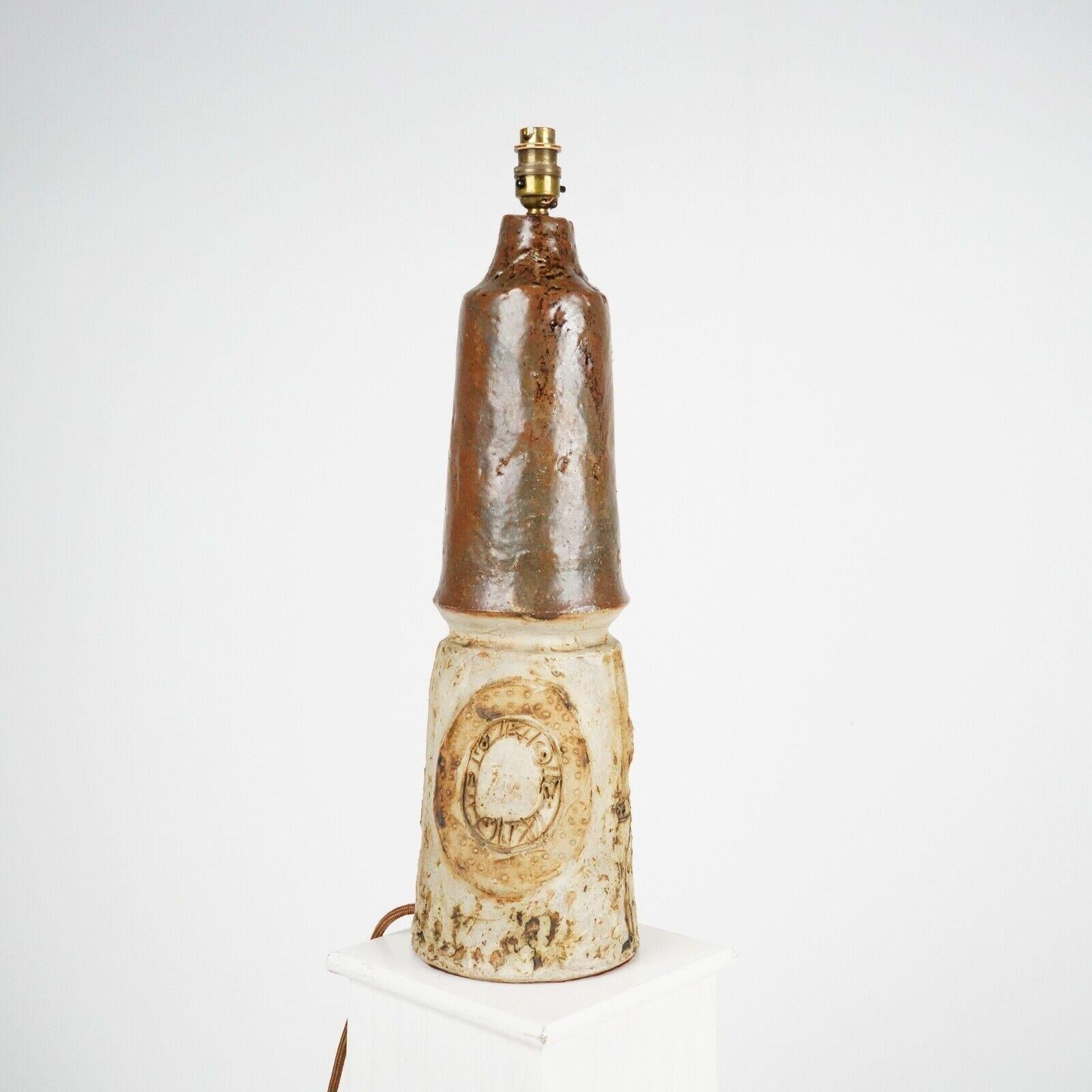 20ième siècle Grande lampe de bureau vintage Cornish Studio Ceramic Sculptural Stoneware en vente