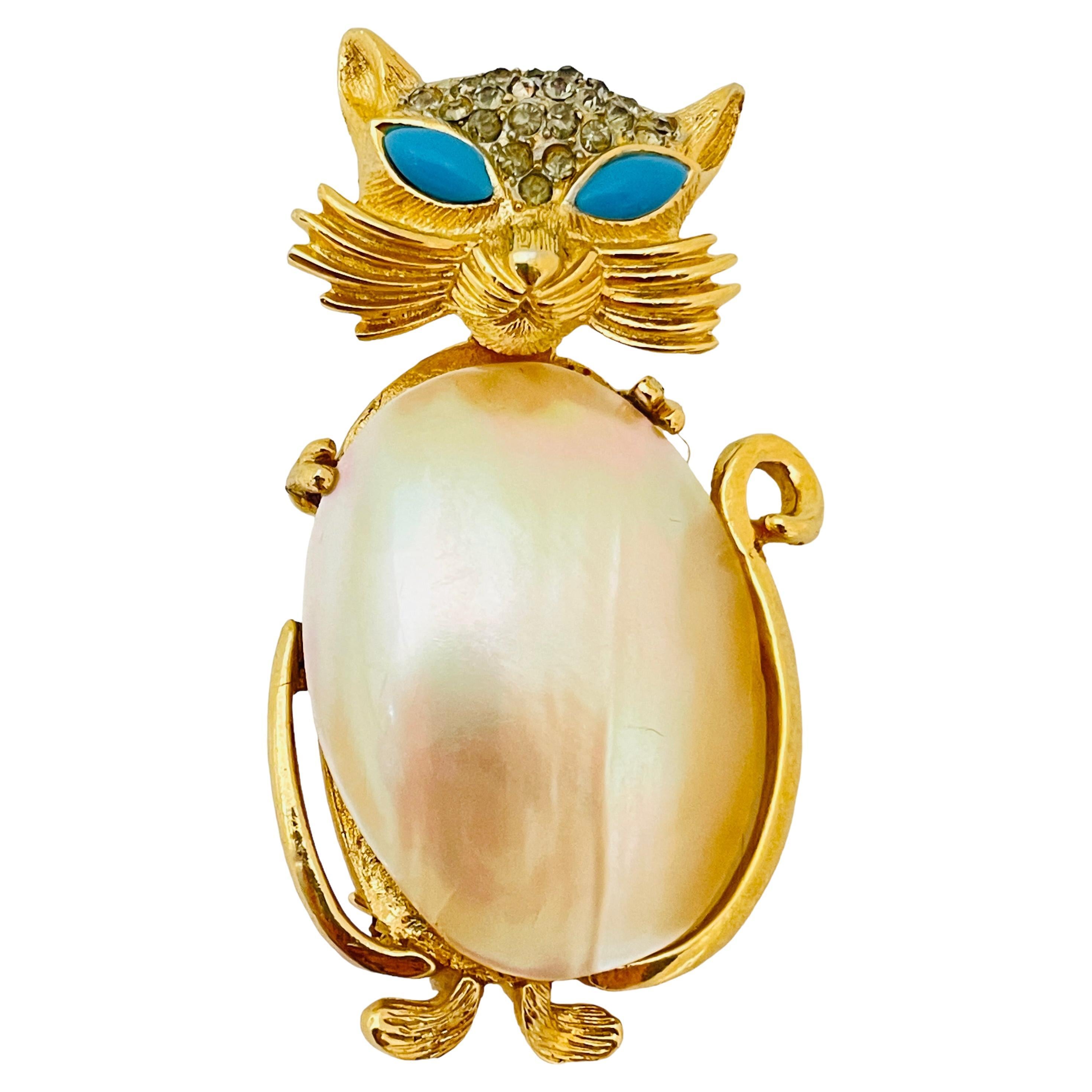 Vintage CORO cat gold pearl belly turquoise eyes designer pin brooch For Sale