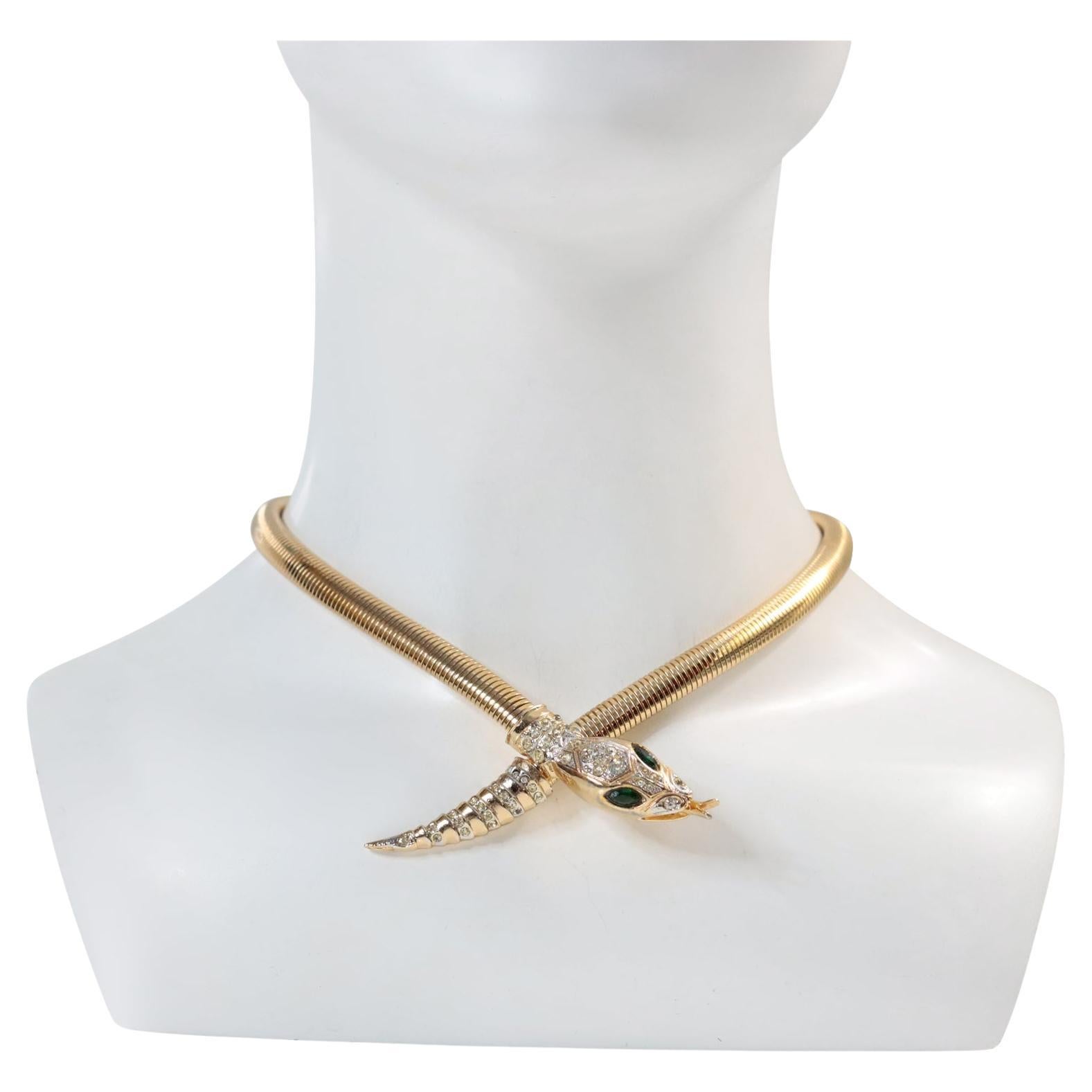 How can I tell if jewelry is antique gold?