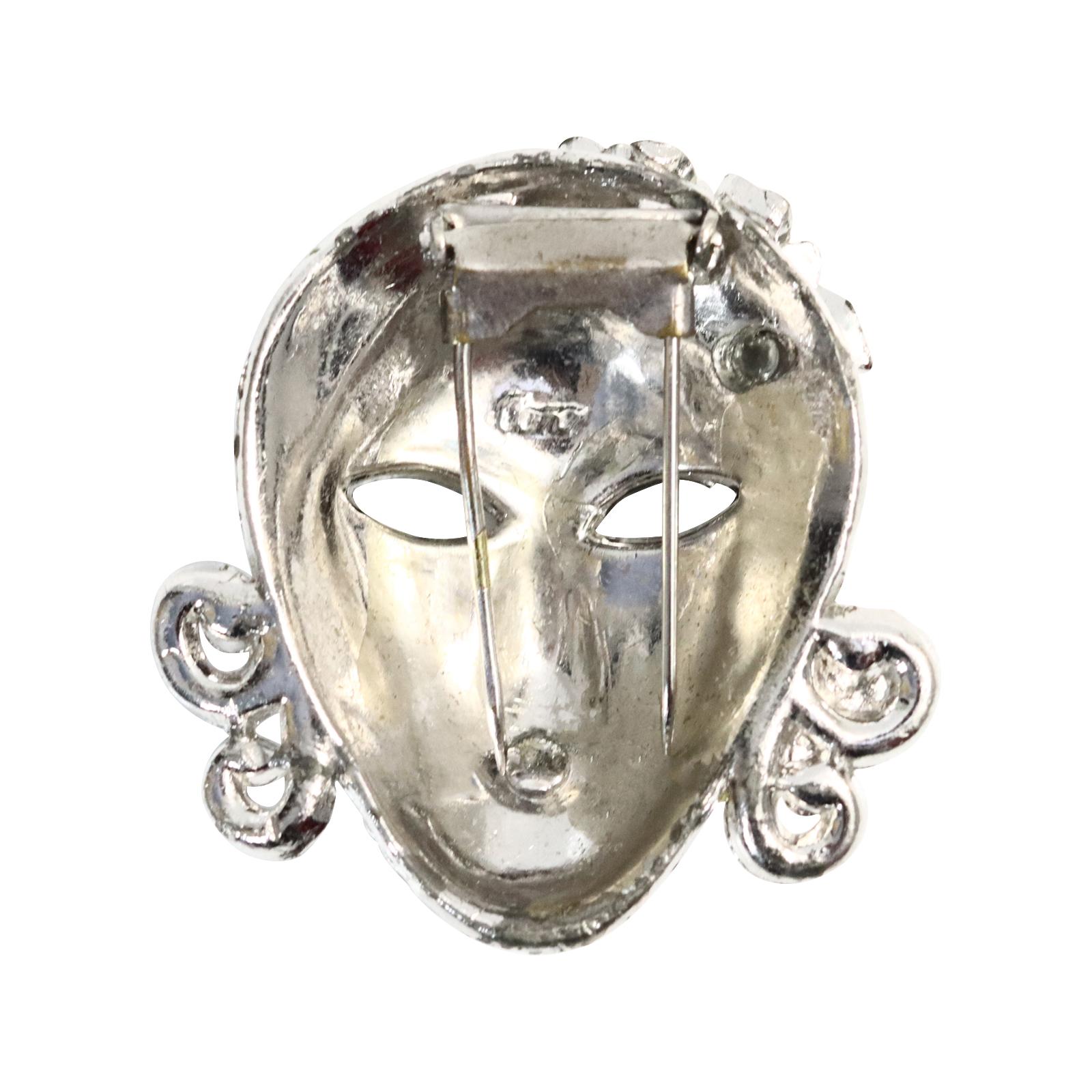 Vintage Coro Lady Face Fur Clip Circa 1940s In Good Condition For Sale In New York, NY