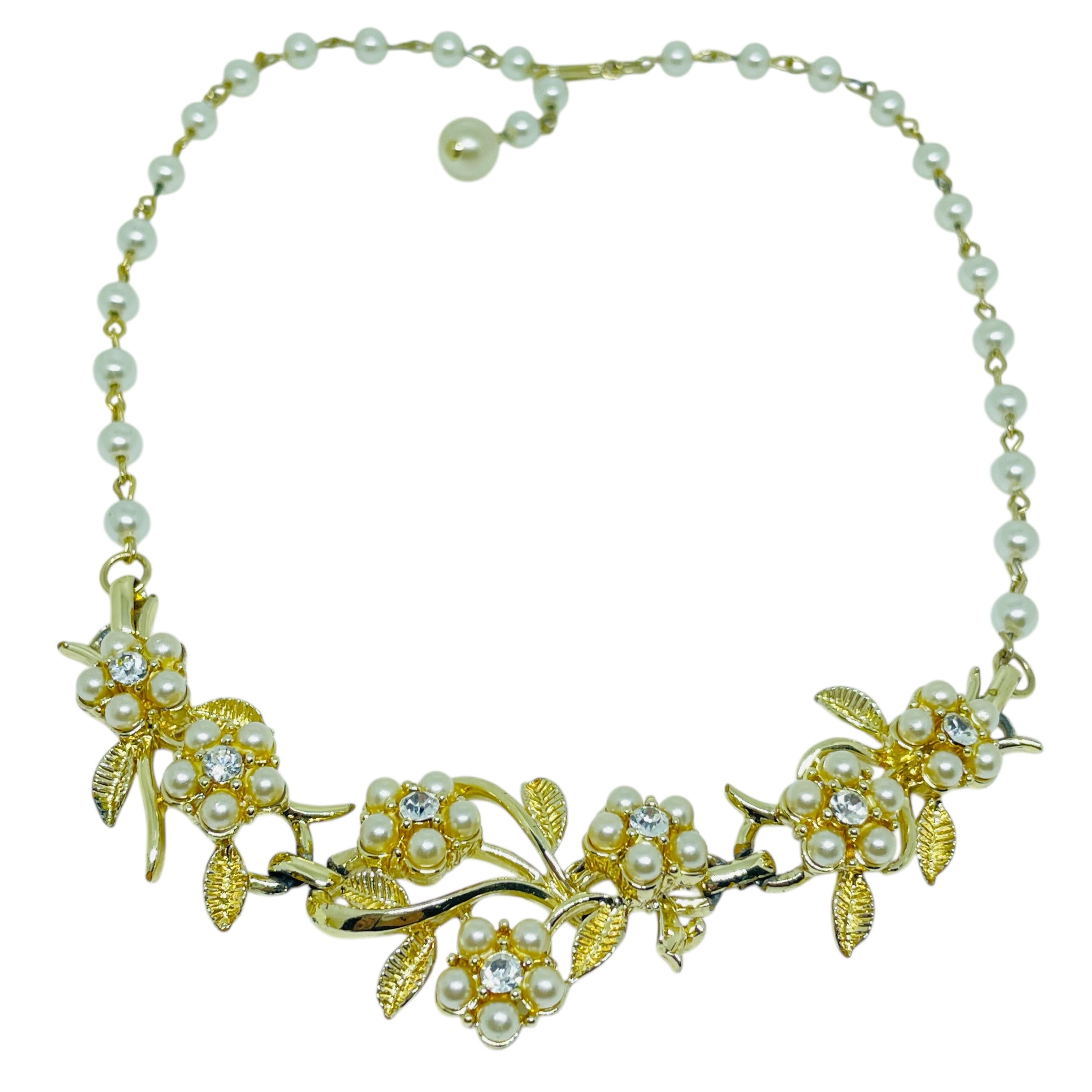 DETAILS

• signed CORO

• gold tone with faux pearls and rhinestones 

• vintage designer necklace bracelet set

MEASUREMENTS

•

CONDITION

• very good vintage condition with minimal signs of wear

Sku 50

❤️❤️ VINTAGE DESIGNER JEWELRY ❤️❤️

❤️❤️