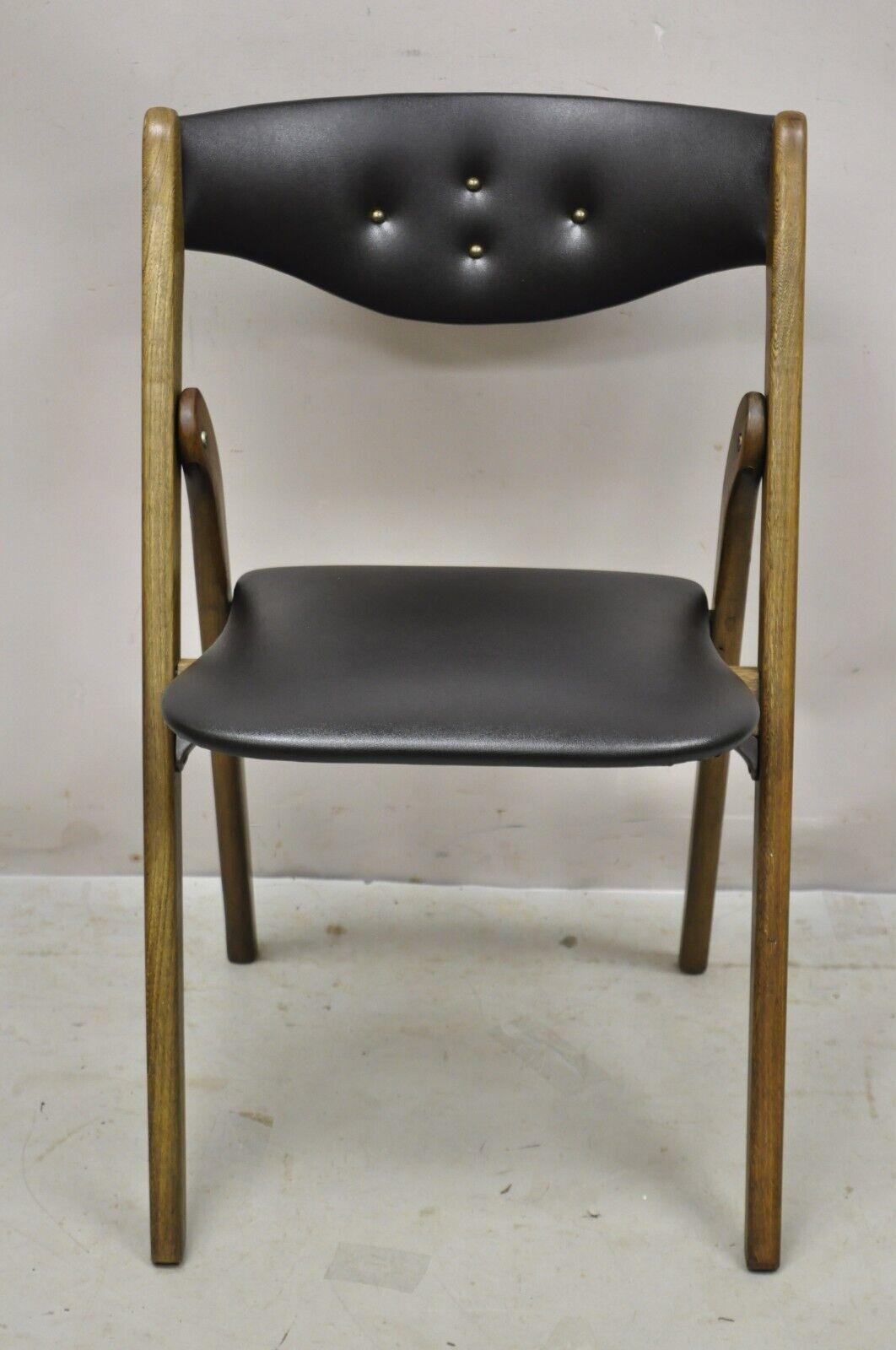 Vintage Coronet Wonderfold Black Vinyl Wooden Folding Game Chairs, Set of 4 In Good Condition In Philadelphia, PA