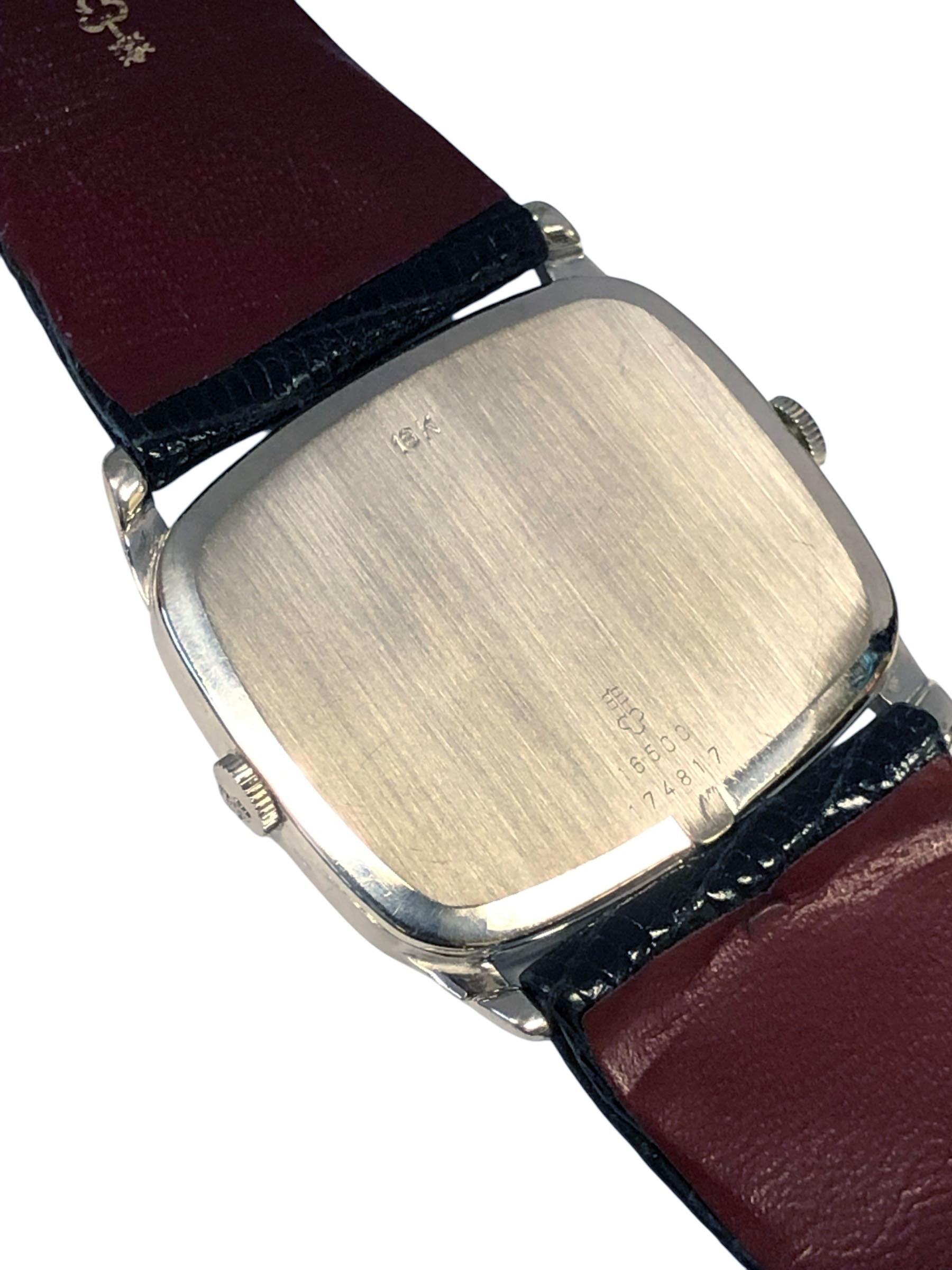 Vintage Corum White Gold Duel Time Zone Mechanical Wrist Watch In Excellent Condition For Sale In Chicago, IL