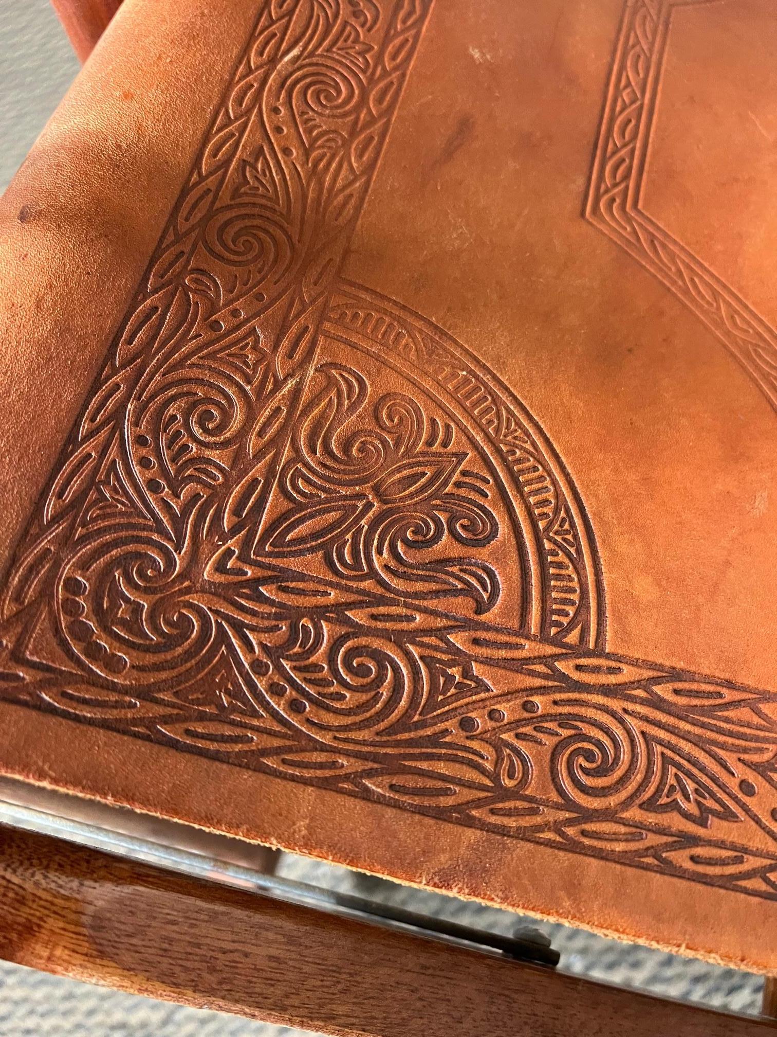 Vintage Costa Rican Leder Folding Schaukelstuhl im Zustand „Gut“ in Atlanta, GA